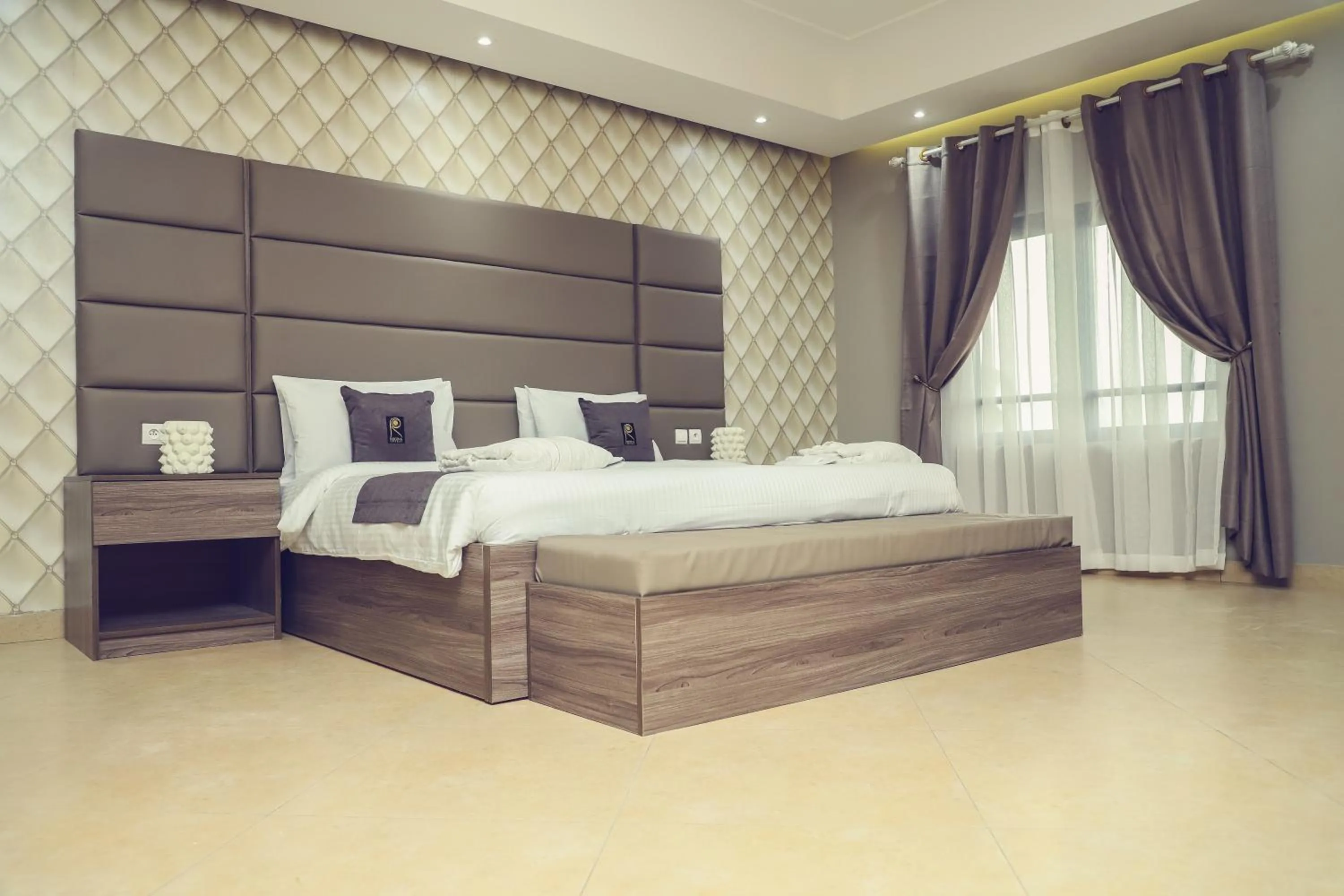 Bed in Hôtel Regina The Pearl