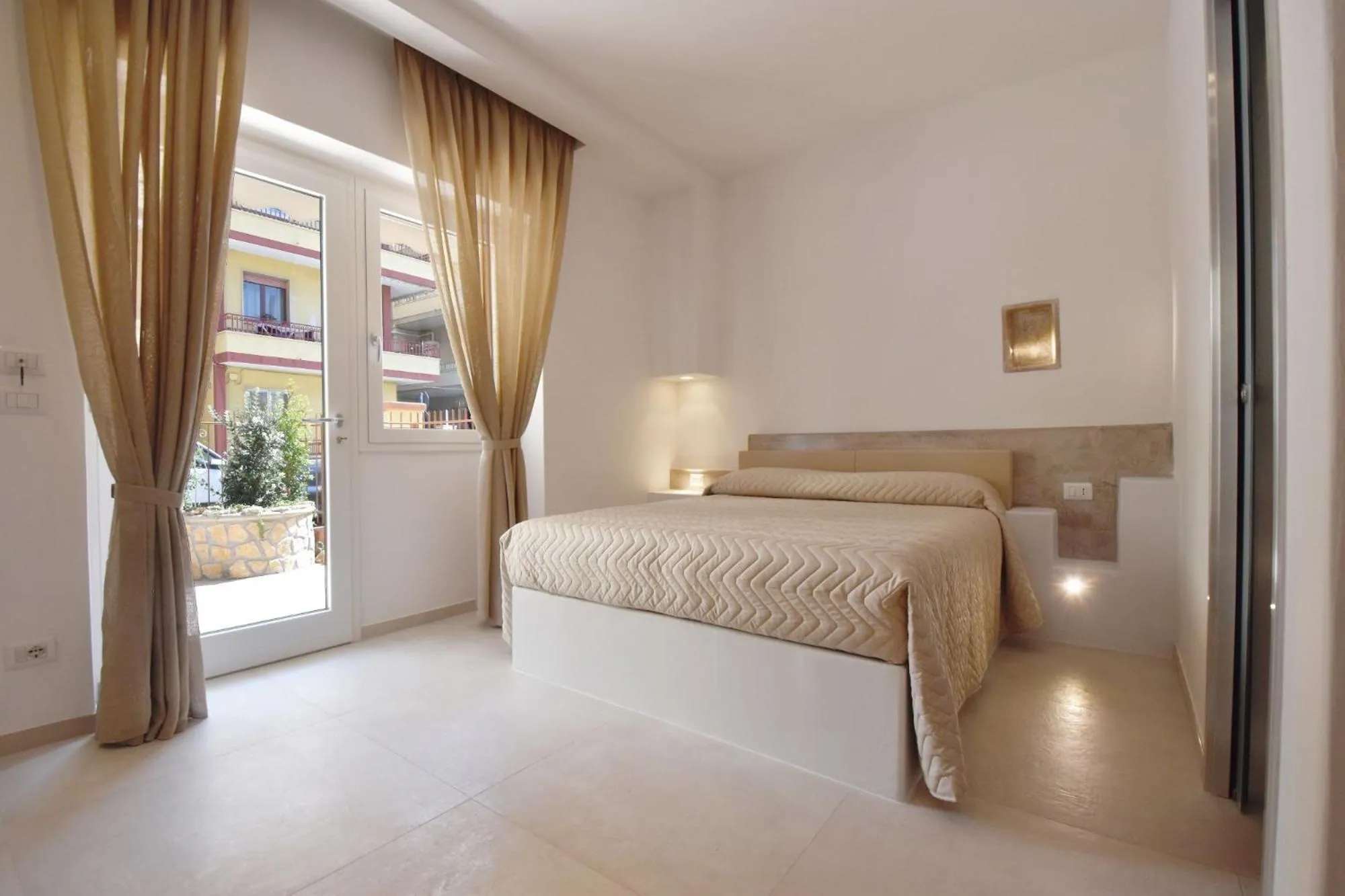 Photo of the whole room, Bed in San Gabriele Relais