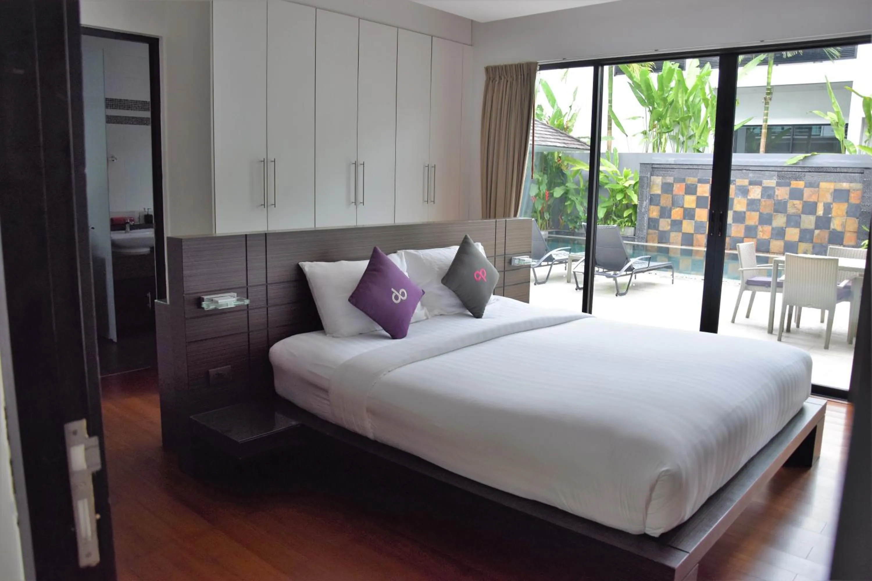 Bed in Eden Villa Phuket