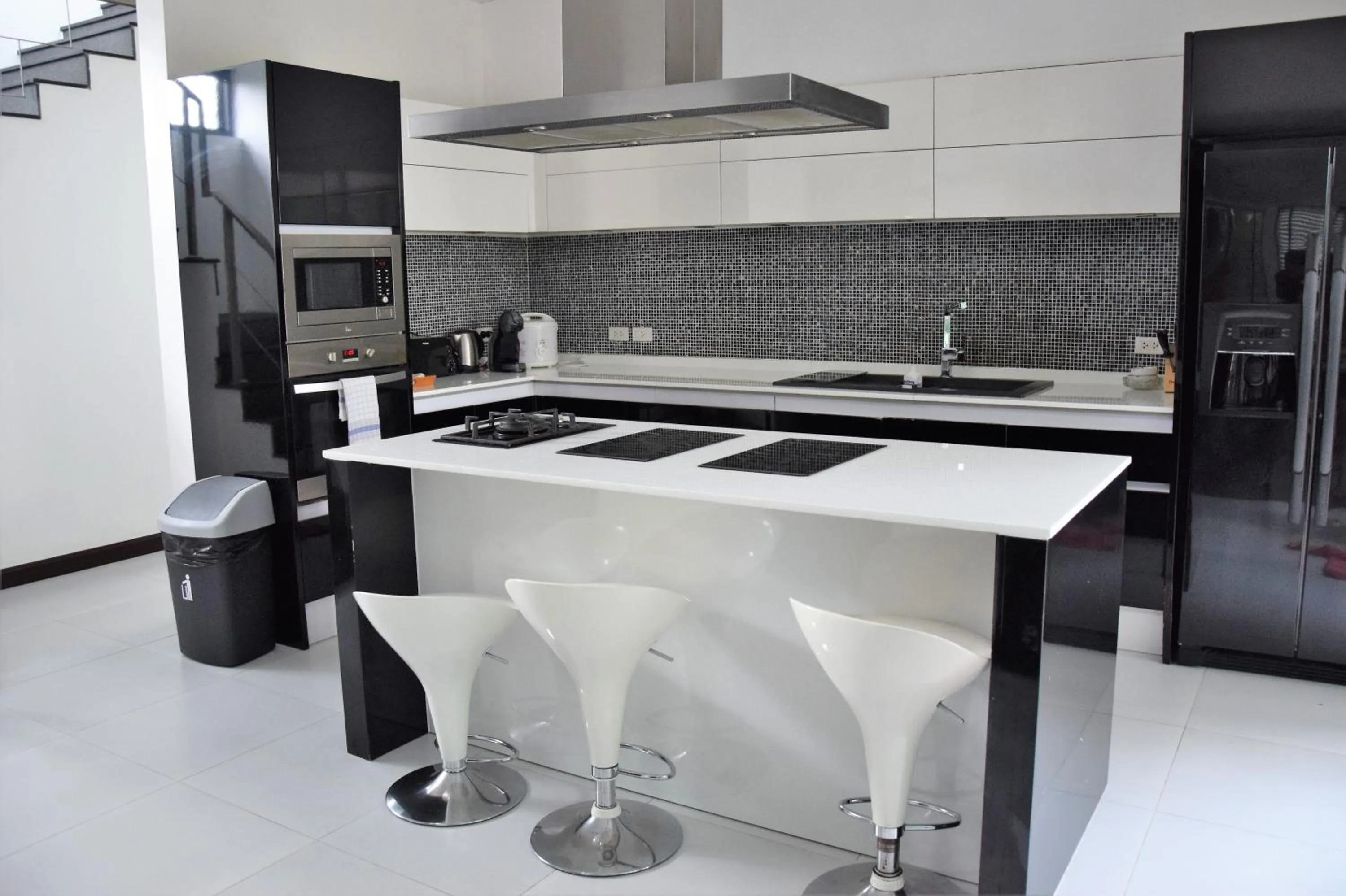 Kitchen or kitchenette in Eden Villa Phuket