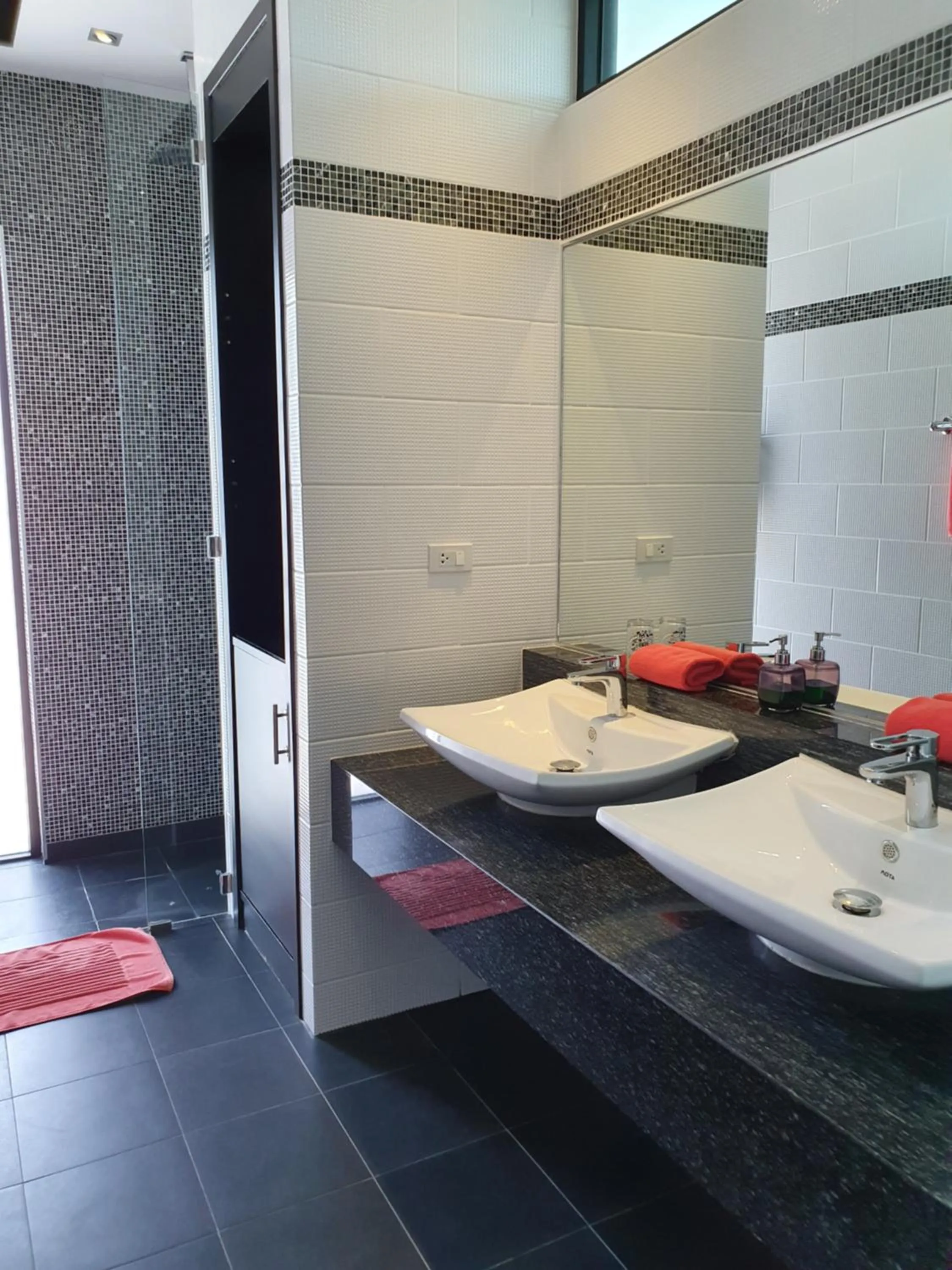 Bathroom in Eden Villa Phuket