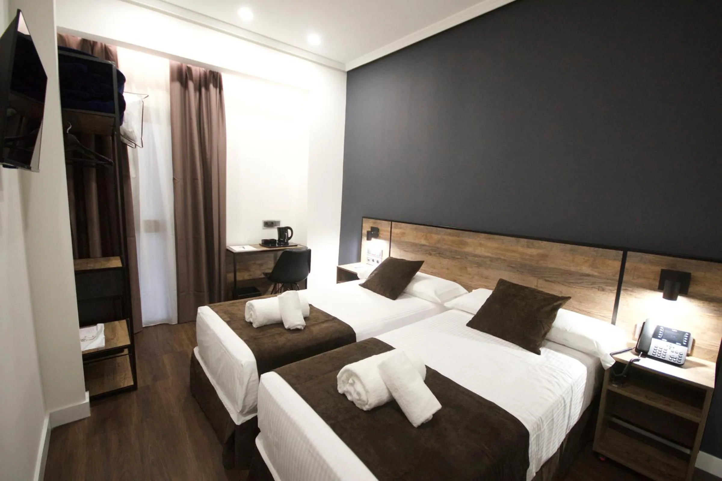 Bedroom, Bed in Hotel BH San Francisco Alicante