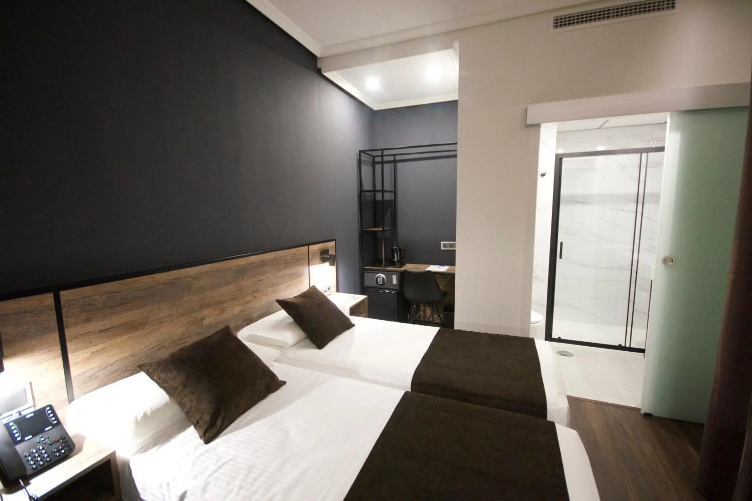 Bedroom, Bed in Hotel BH San Francisco Alicante