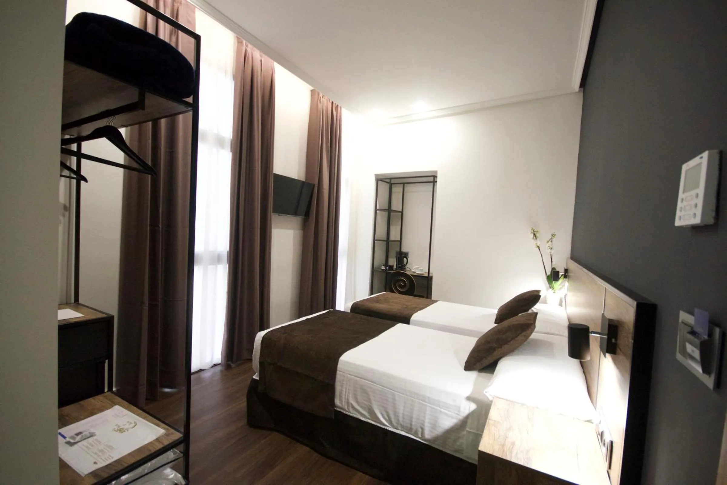 Bedroom, Bed in Hotel BH San Francisco Alicante