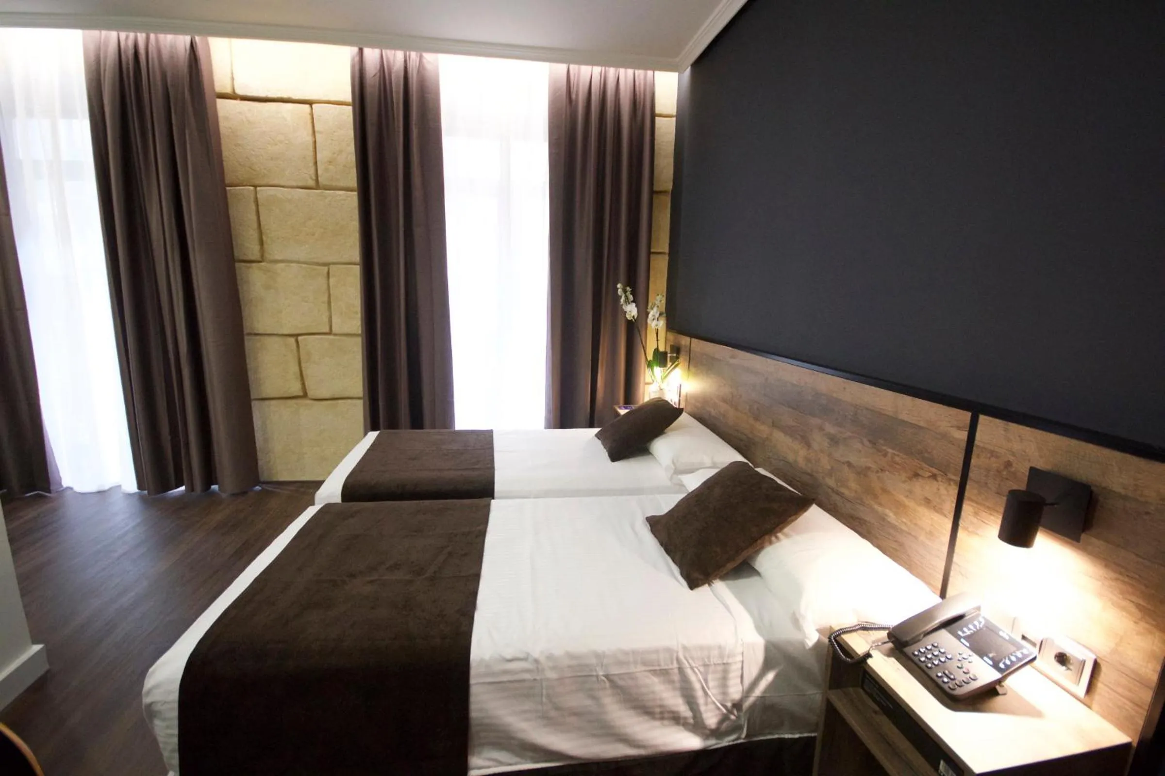 Photo of the whole room, Bed in Hotel BH San Francisco Alicante