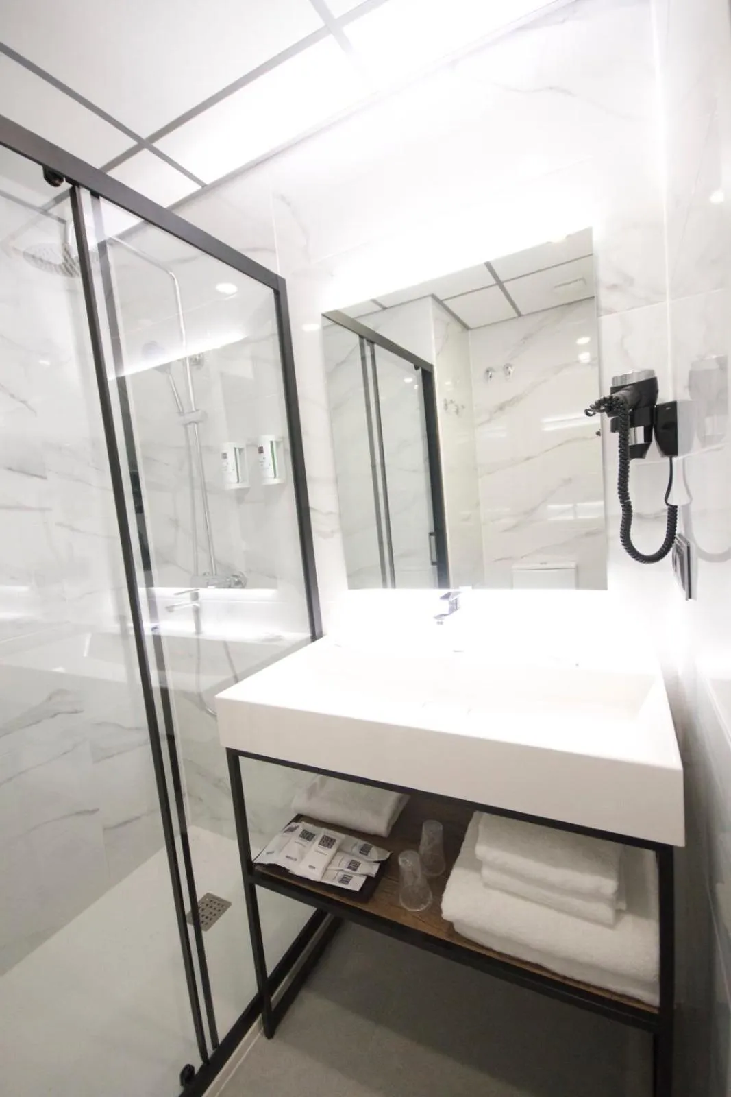 Bathroom in Hotel BH San Francisco Alicante