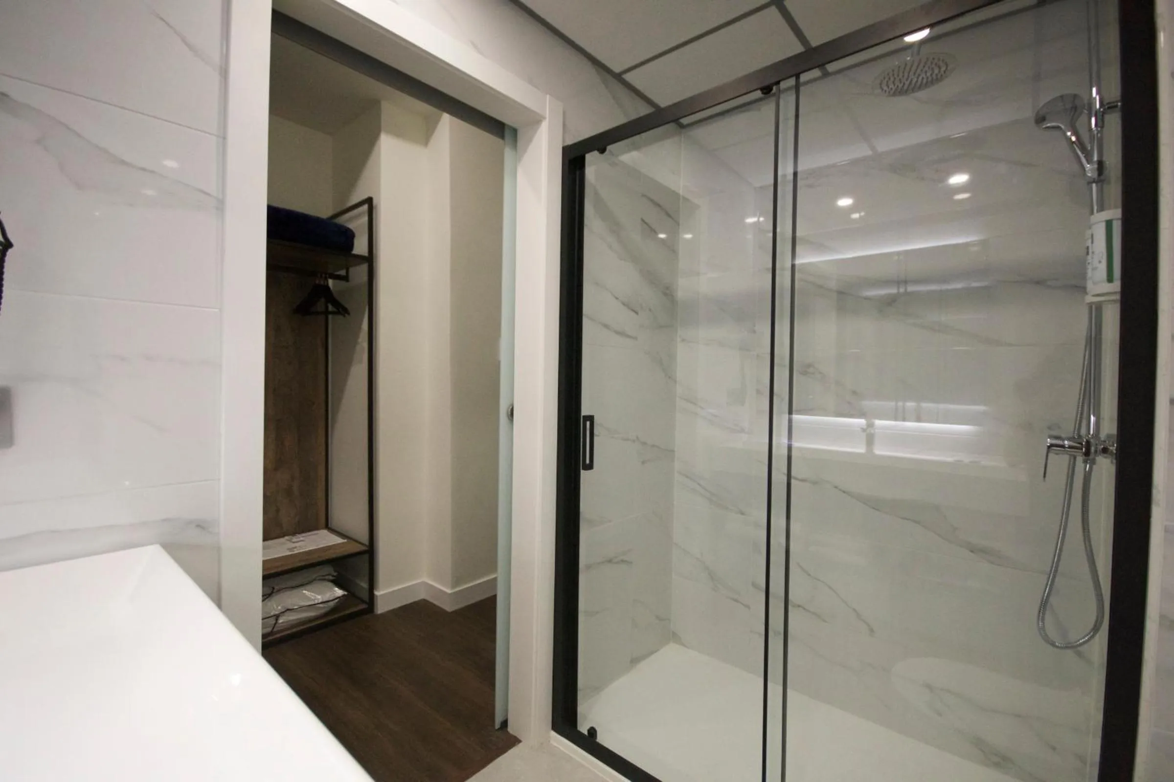 Shower in Hotel BH San Francisco Alicante