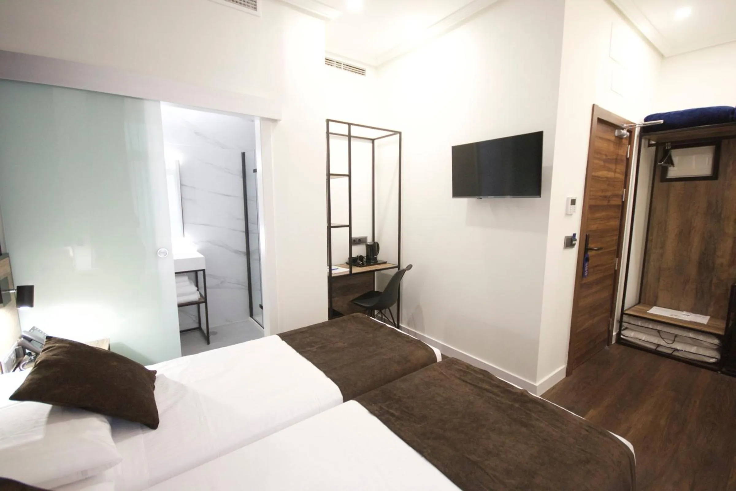 Bedroom, Bed in Hotel BH San Francisco Alicante