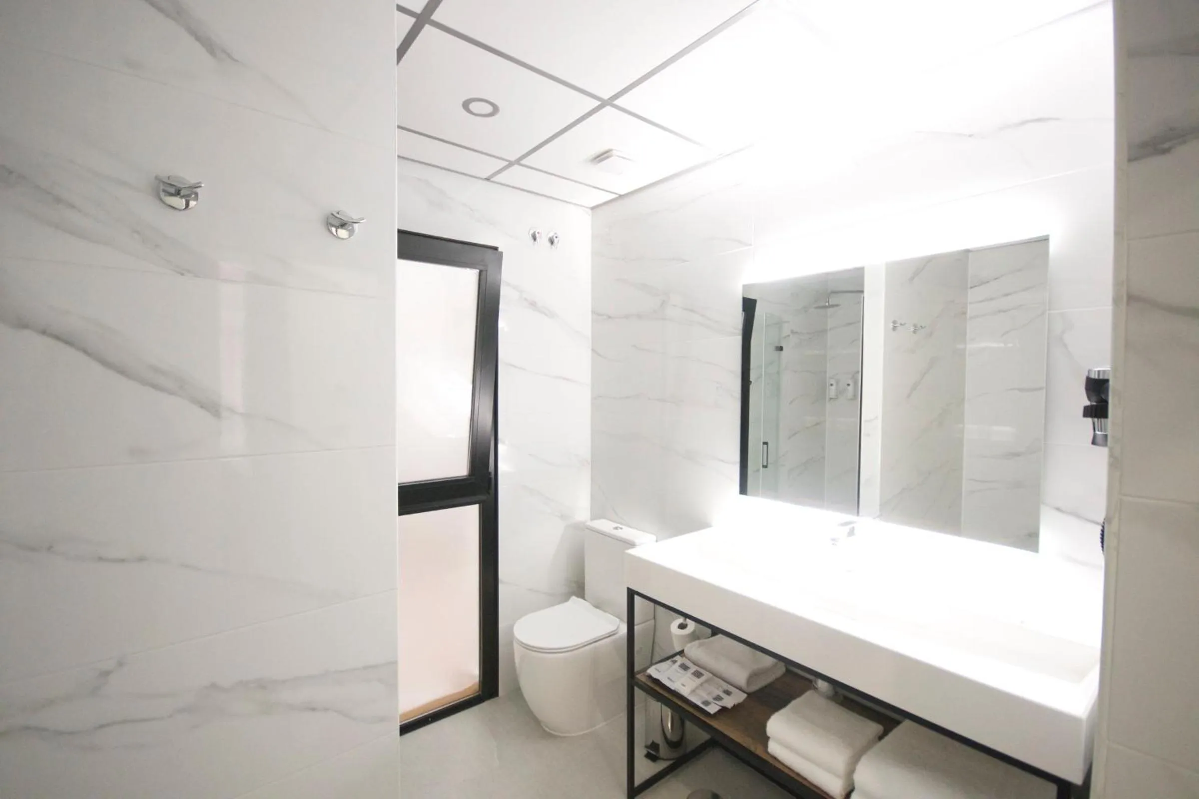 Bathroom in Hotel BH San Francisco Alicante