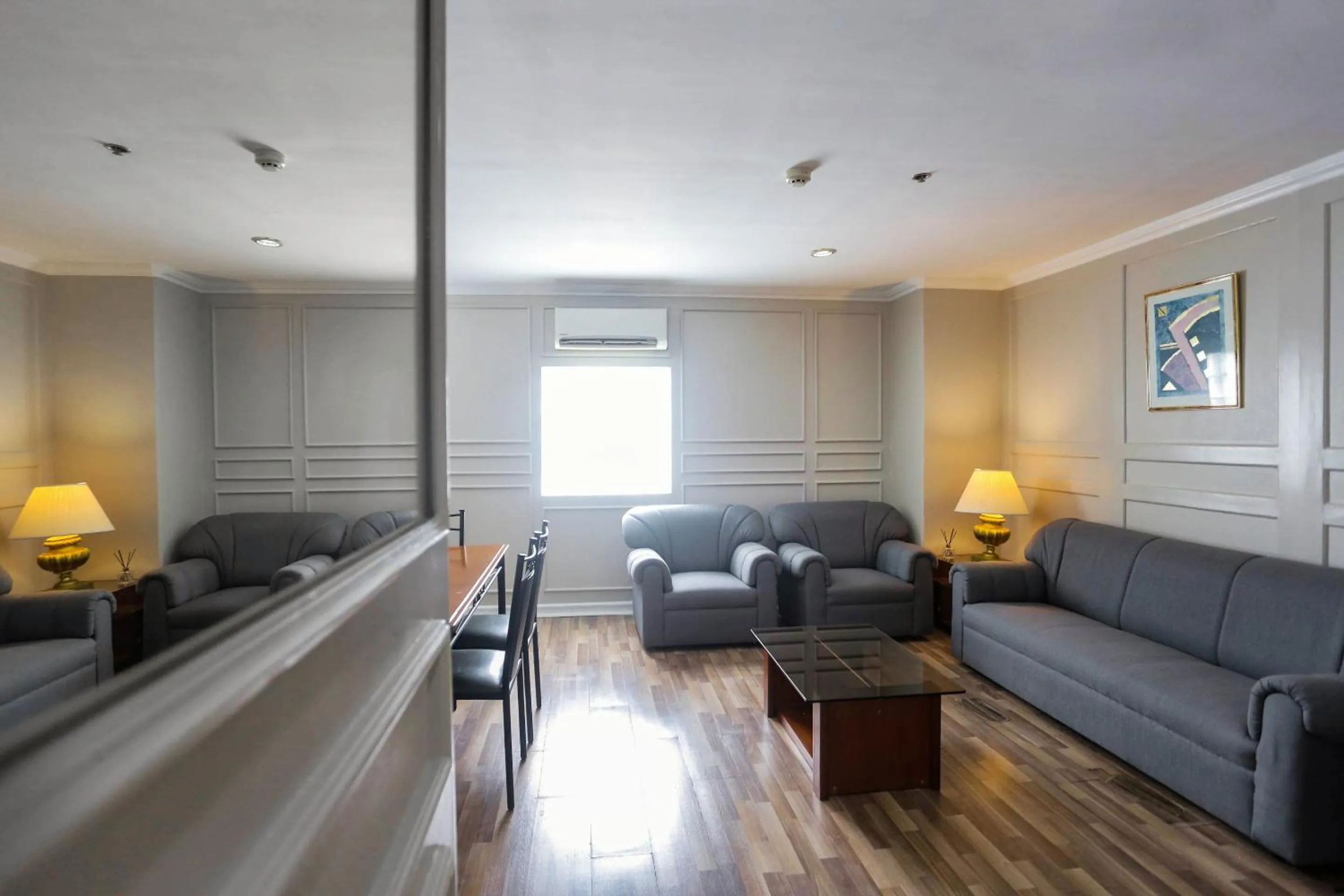 Living room in Holiday Plaza Hotel - Cebu