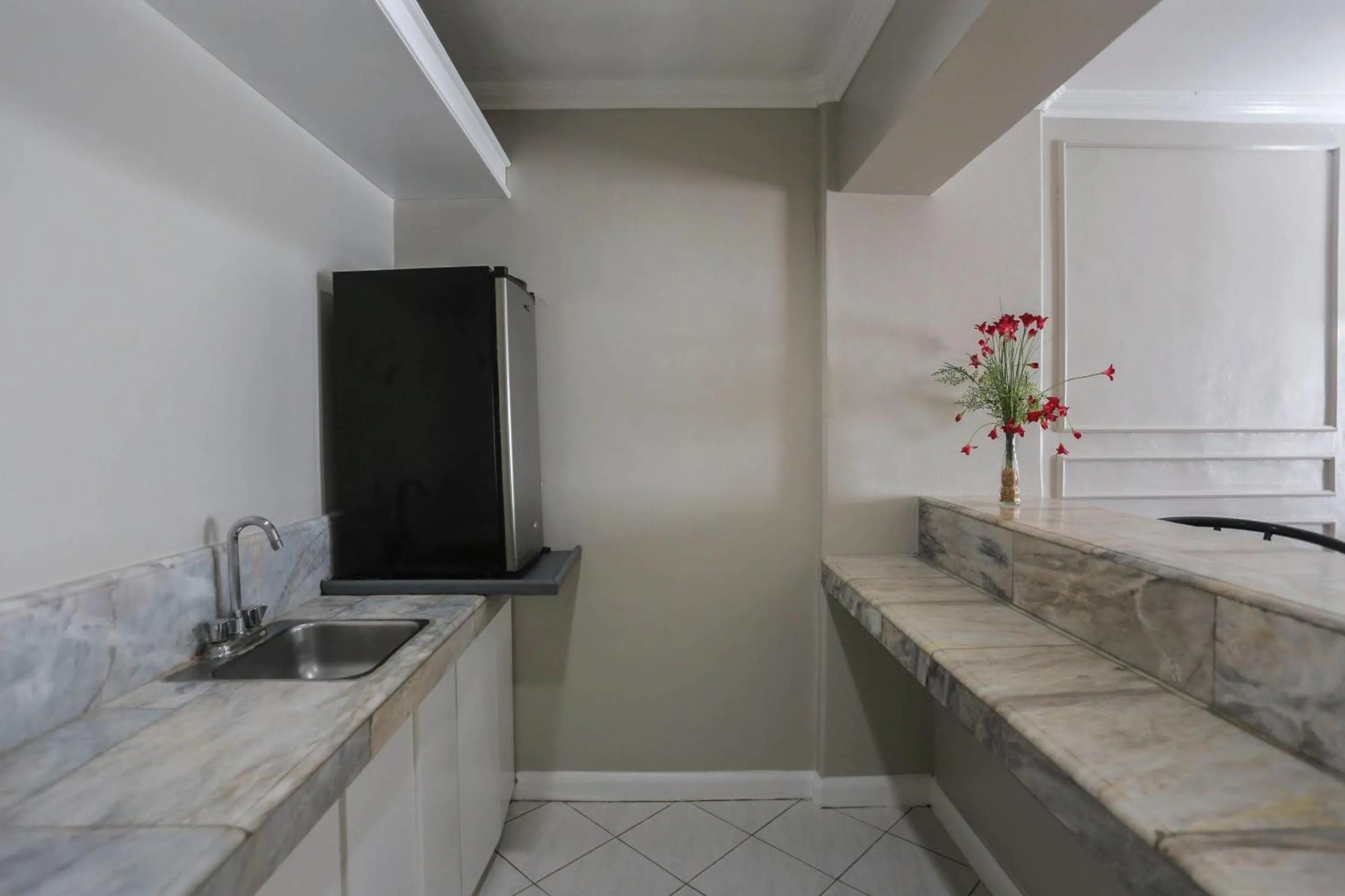 Kitchen or kitchenette in Holiday Plaza Hotel - Cebu