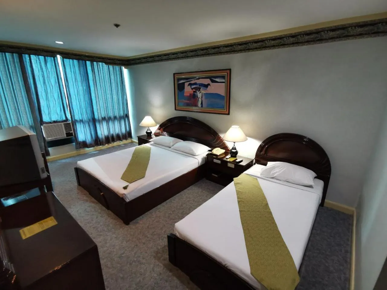 Bedroom, Bed in Holiday Plaza Hotel - Cebu
