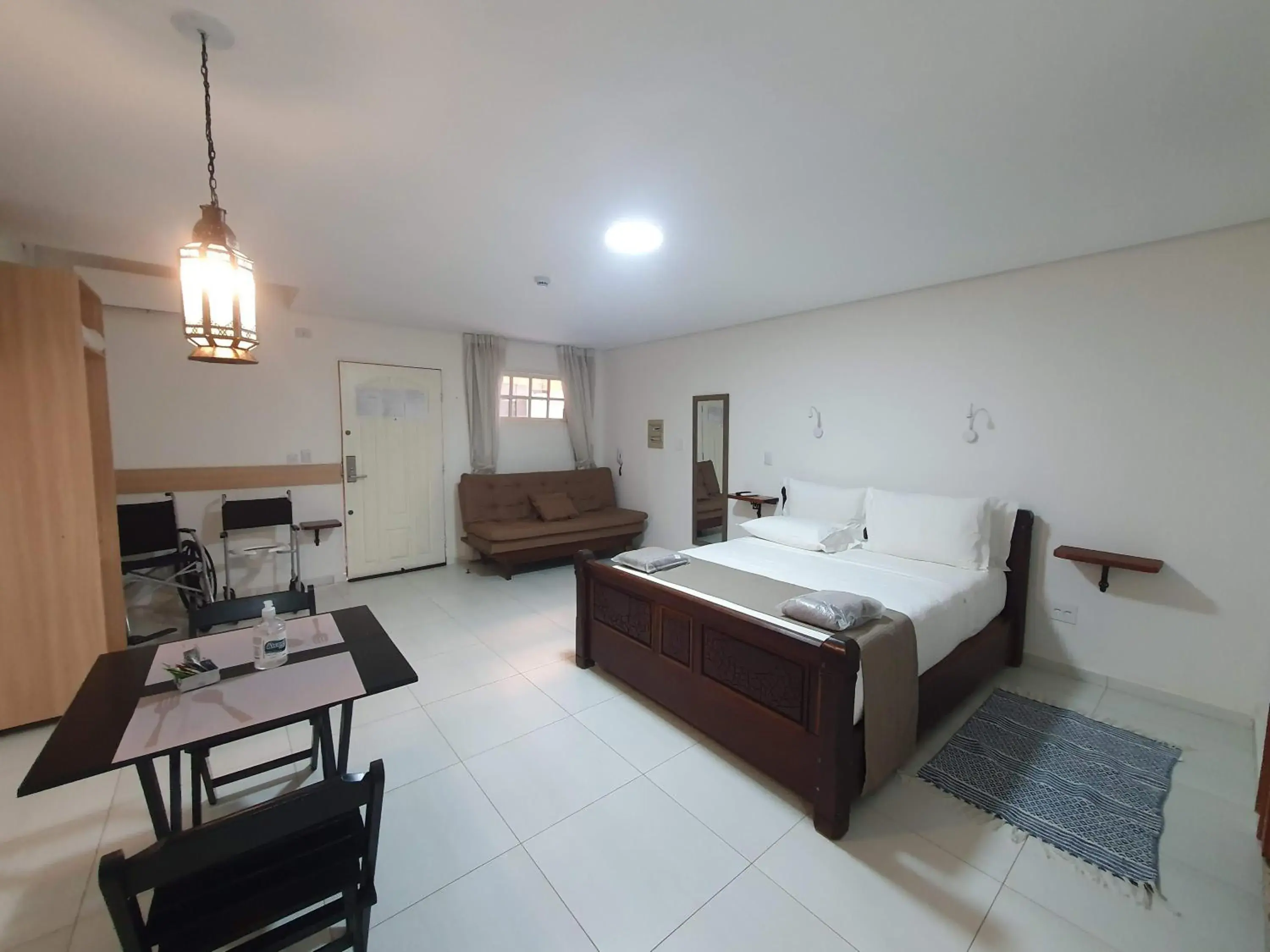 Queen Studio - Disability Access in Hotel Chalet Monet - Granja Vianna Queen Studio - Disability Access in Hotel Chalet Monet - Granja Vianna