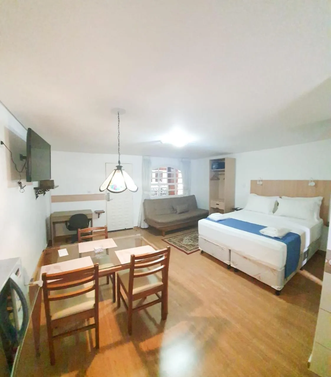 Photo of the whole room, Bed in Hotel Chalet Monet - Granja Vianna