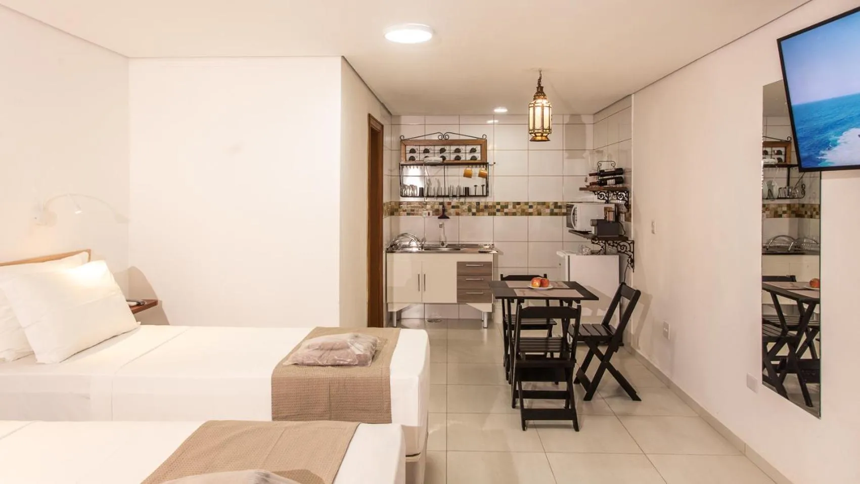 Photo of the whole room in Hotel Chalet Monet - Granja Vianna