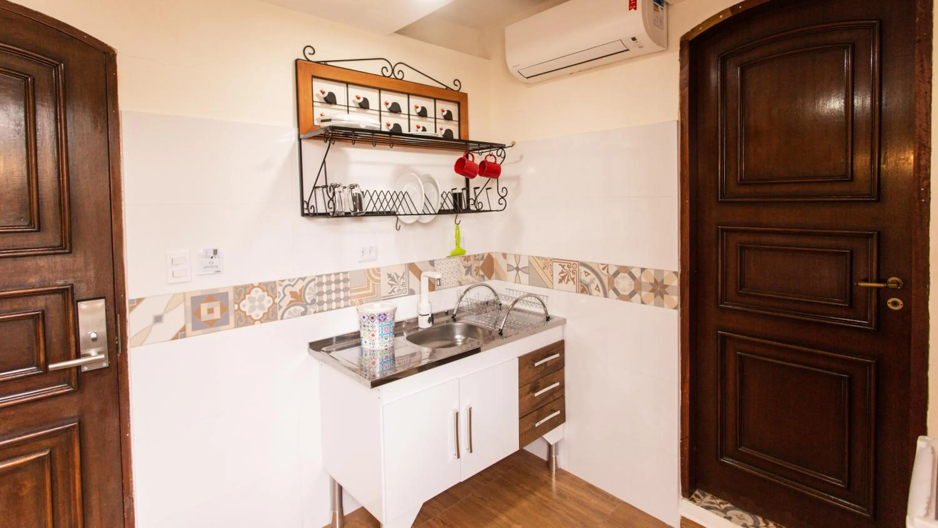 Kitchen or kitchenette in Hotel Chalet Monet - Granja Vianna