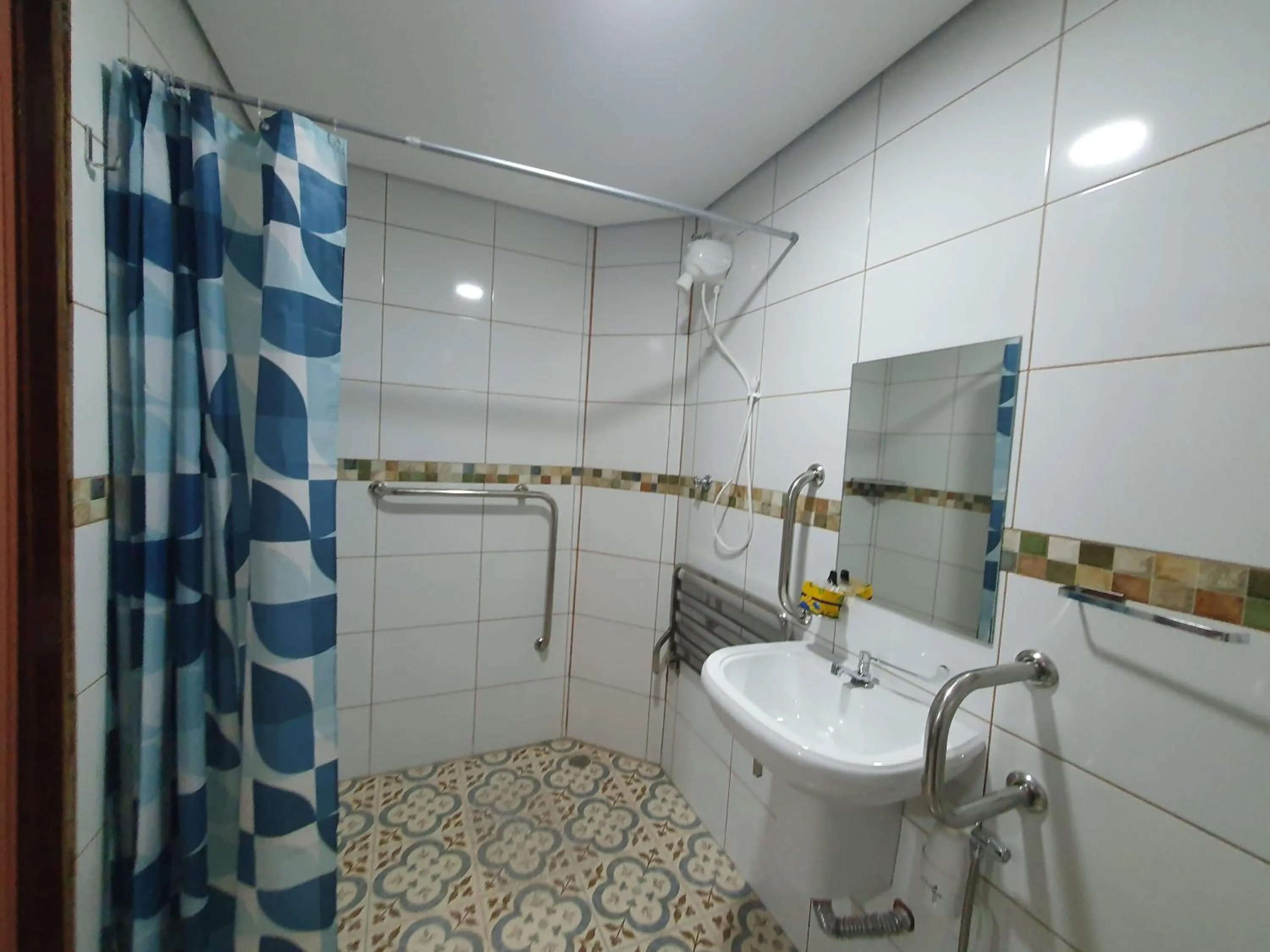 Shower in Hotel Chalet Monet - Granja Vianna