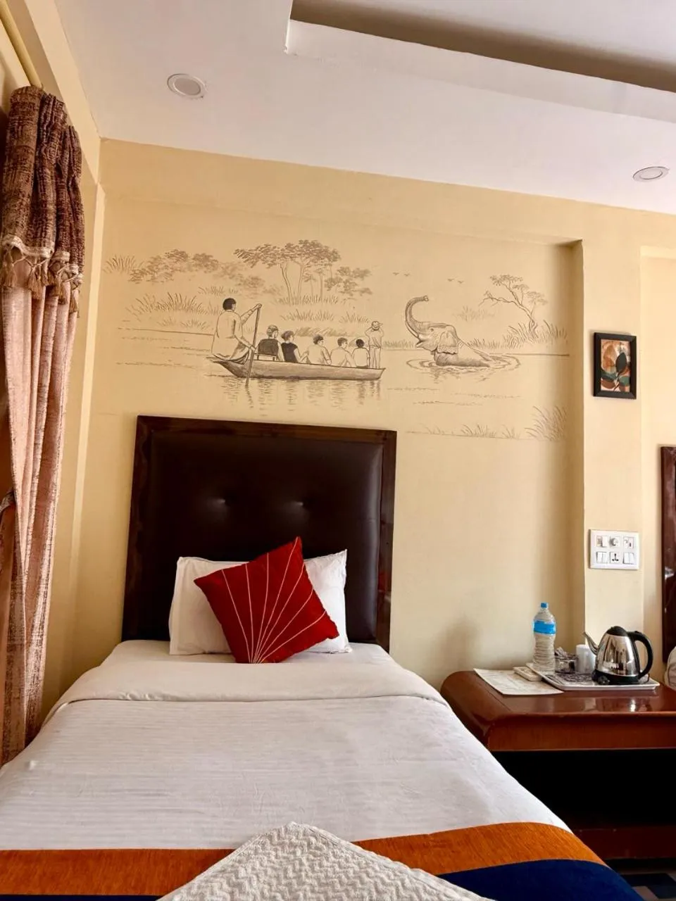 View (from property/room), Bed in Travellers Jungle Camp-Sauraha