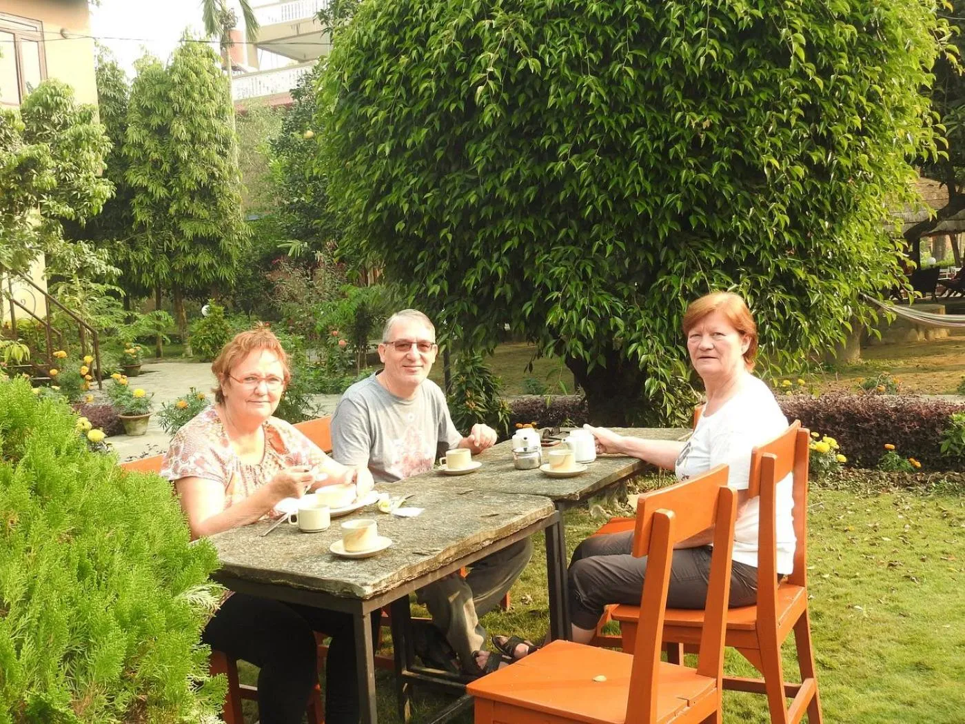 Restaurant/places to eat in Travellers Jungle Camp-Sauraha