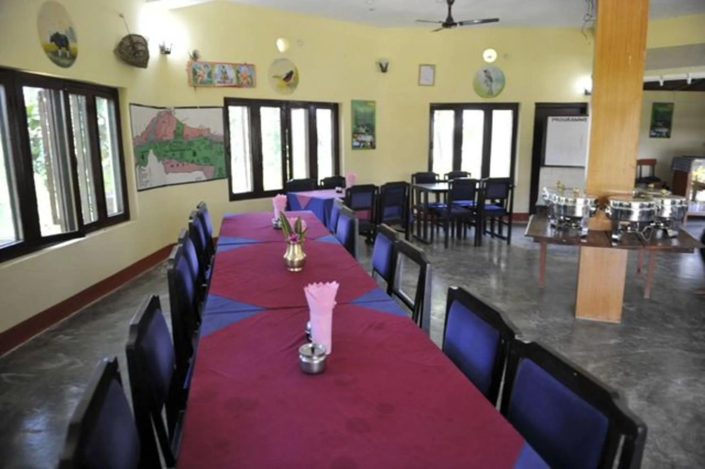 Restaurant/places to eat in Travellers Jungle Camp-Sauraha