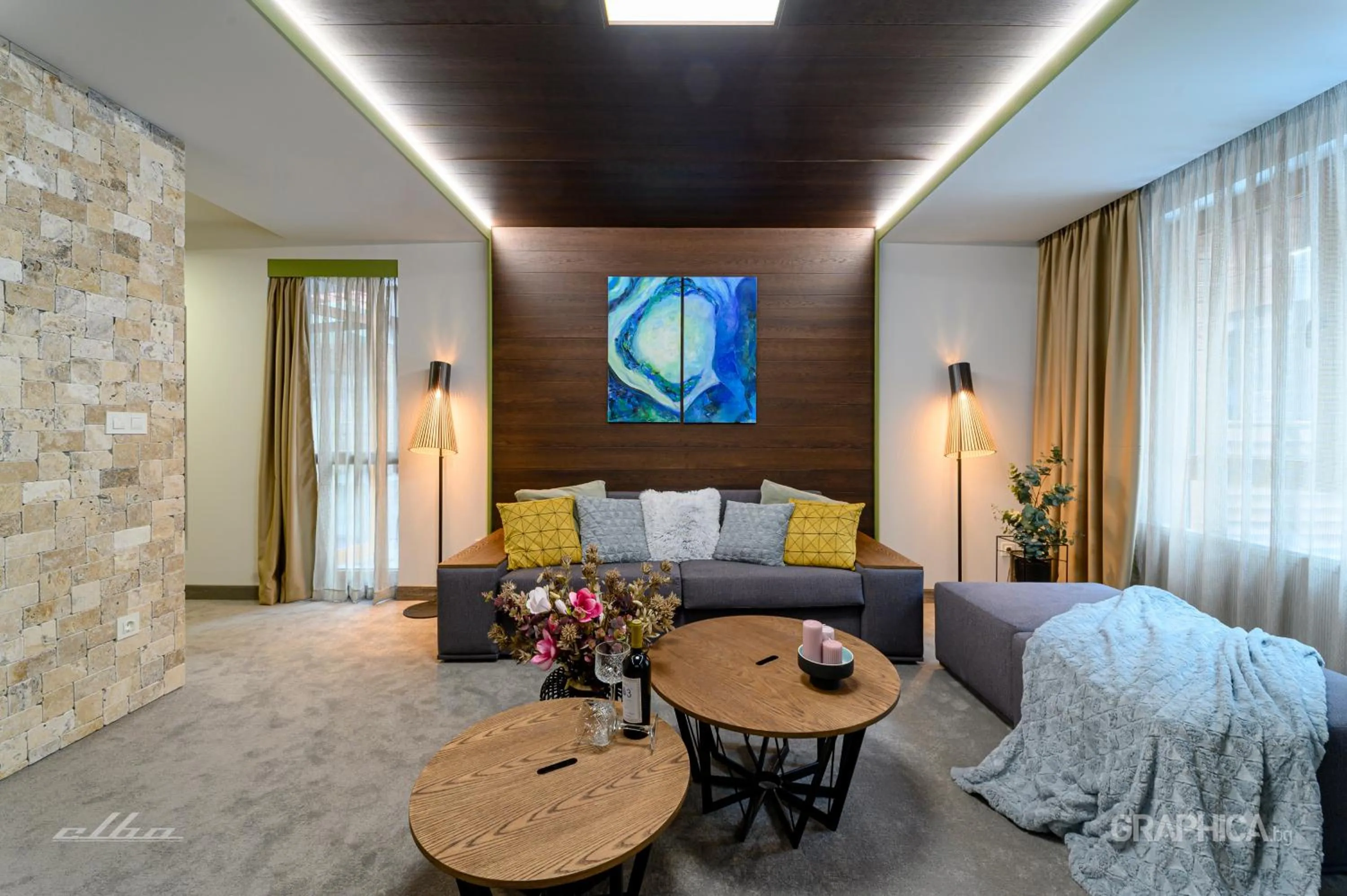 Seating area in 103 Alpine Hotel