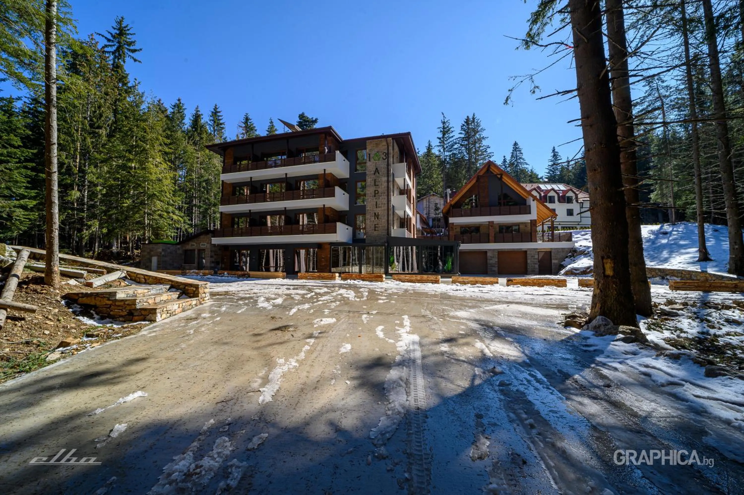 Property building in 103 Alpine Hotel