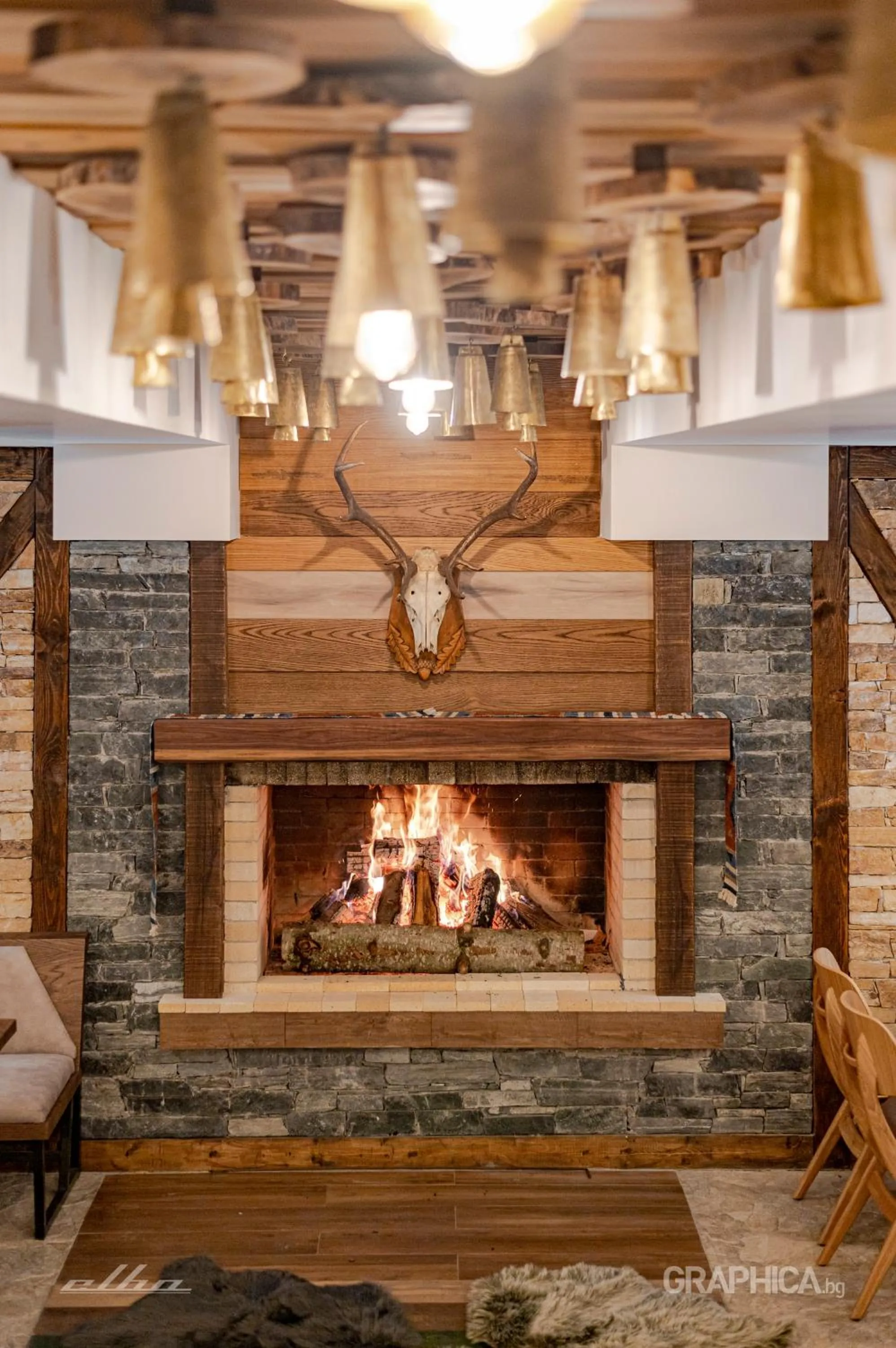 flat iron in 103 Alpine Hotel