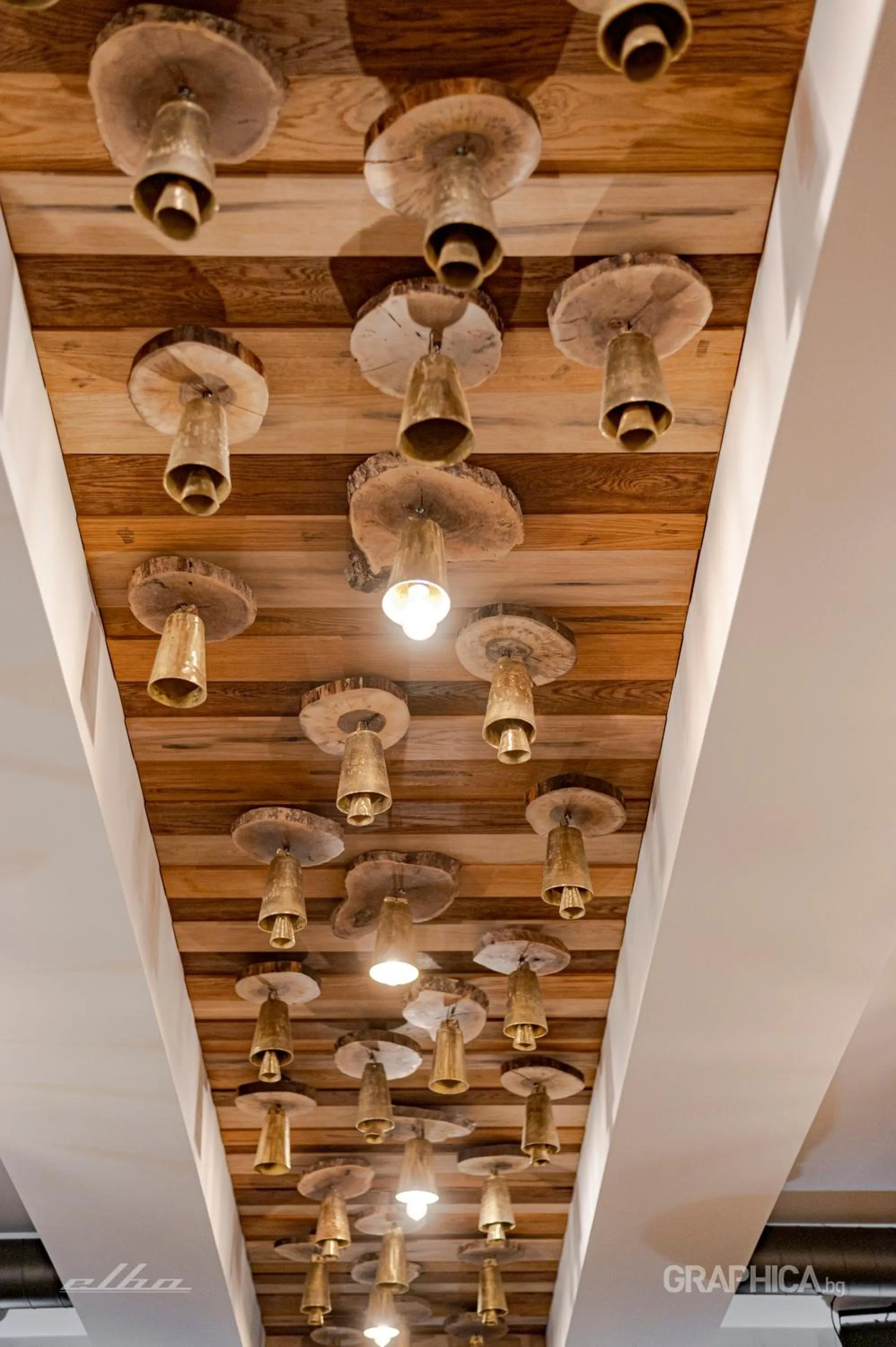 Restaurant/places to eat in 103 Alpine Hotel