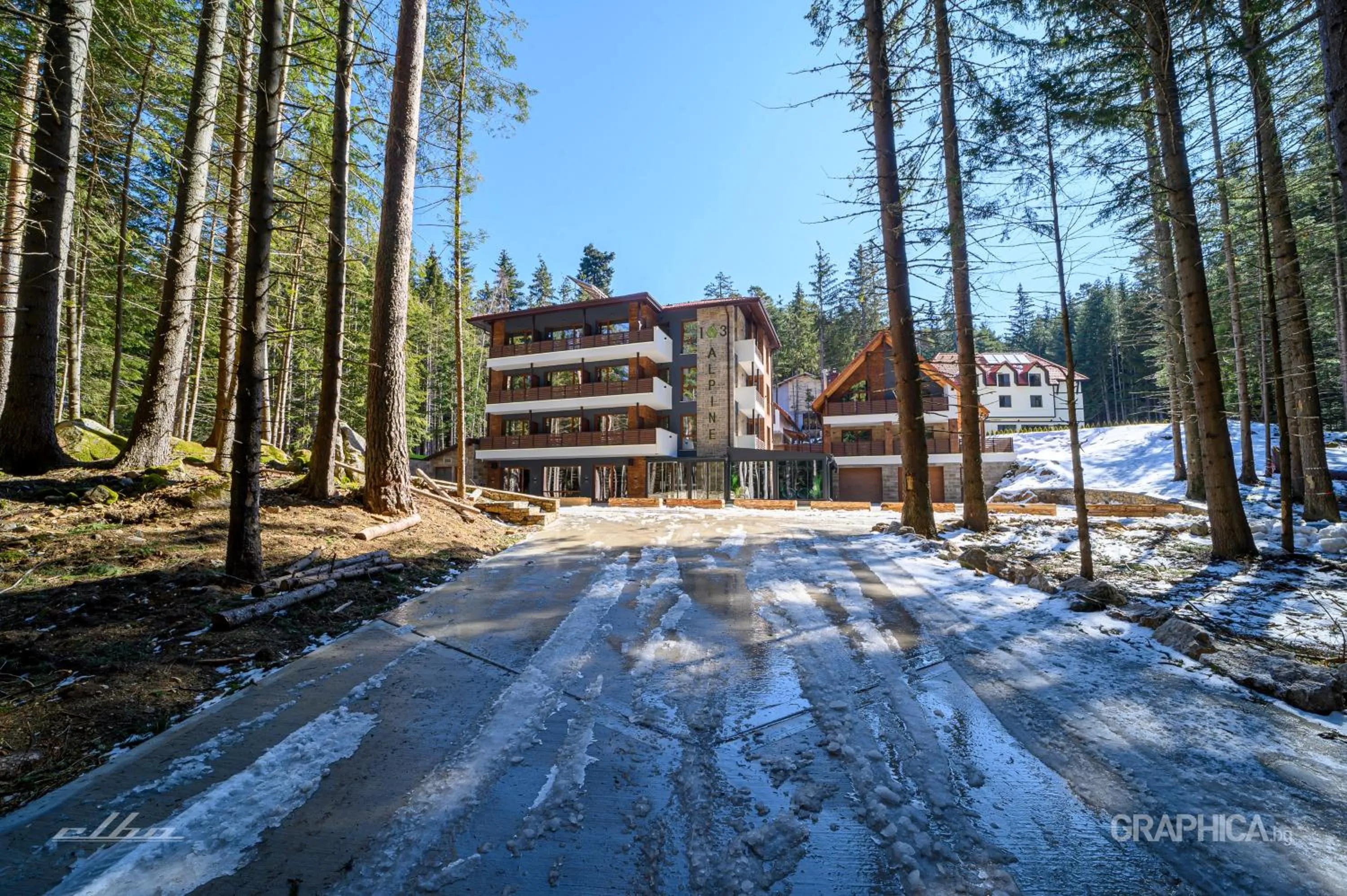 Property building in 103 Alpine Hotel