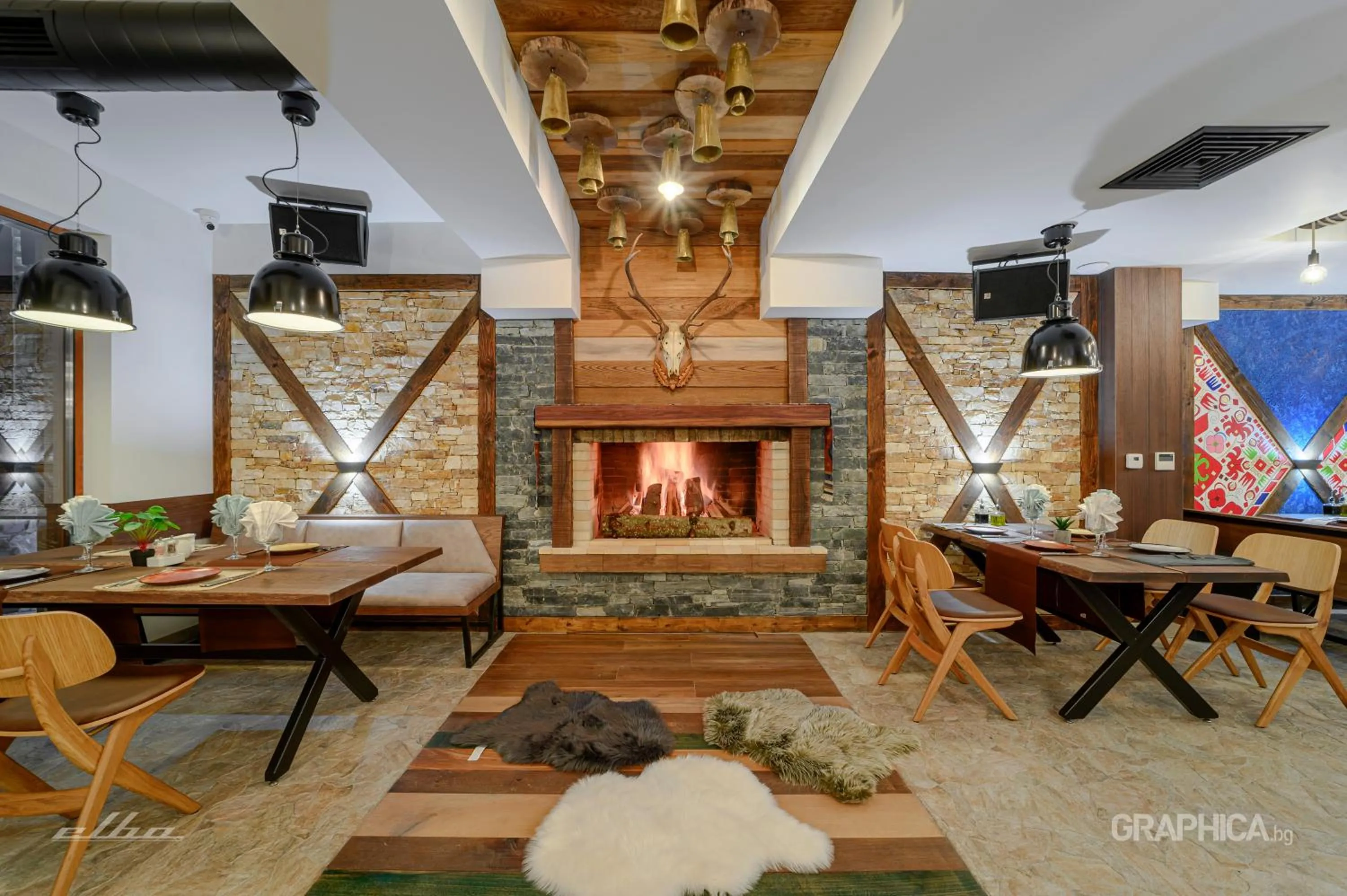 flat iron in 103 Alpine Hotel