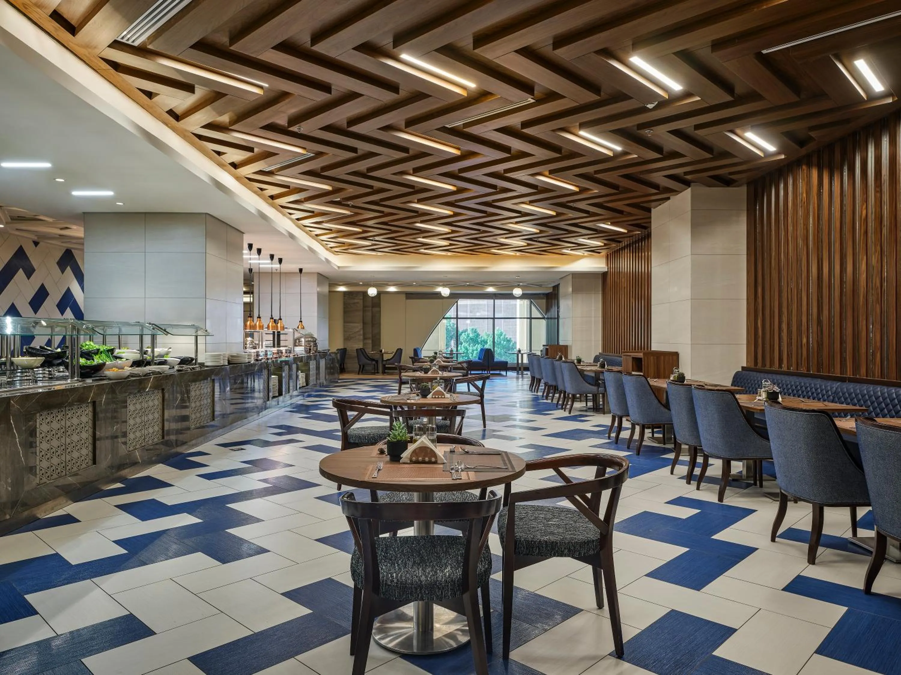 Restaurant/places to eat in DoubleTree by Hilton Makkah Aziziyah