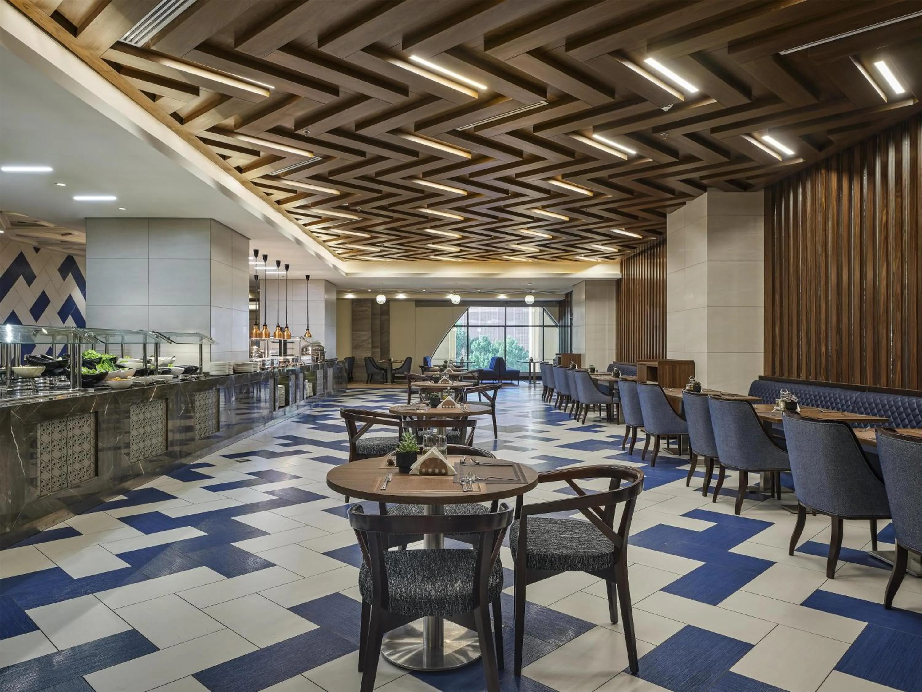 Restaurant/places to eat in DoubleTree by Hilton Makkah Aziziyah