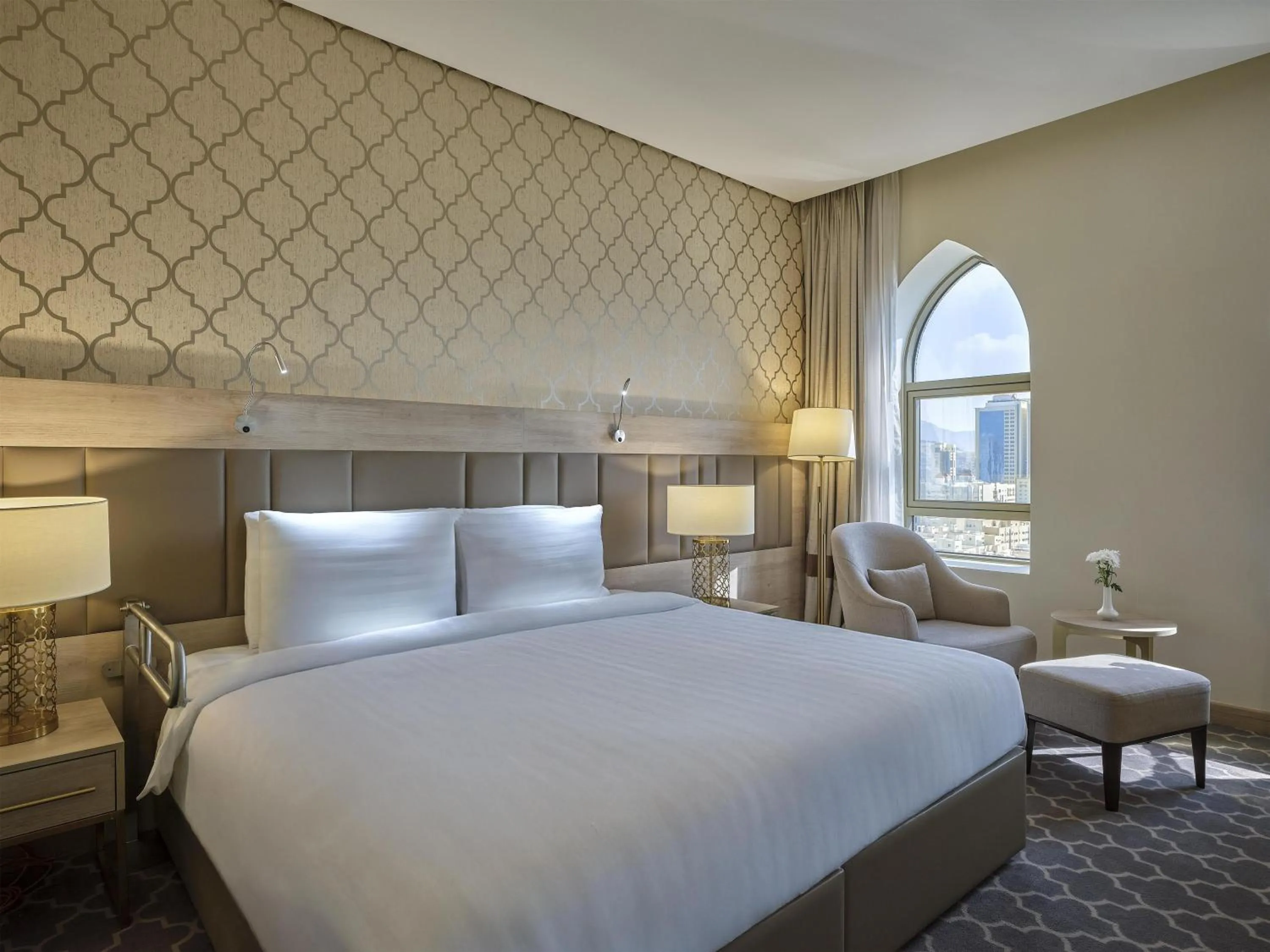 Bed in DoubleTree by Hilton Makkah Aziziyah