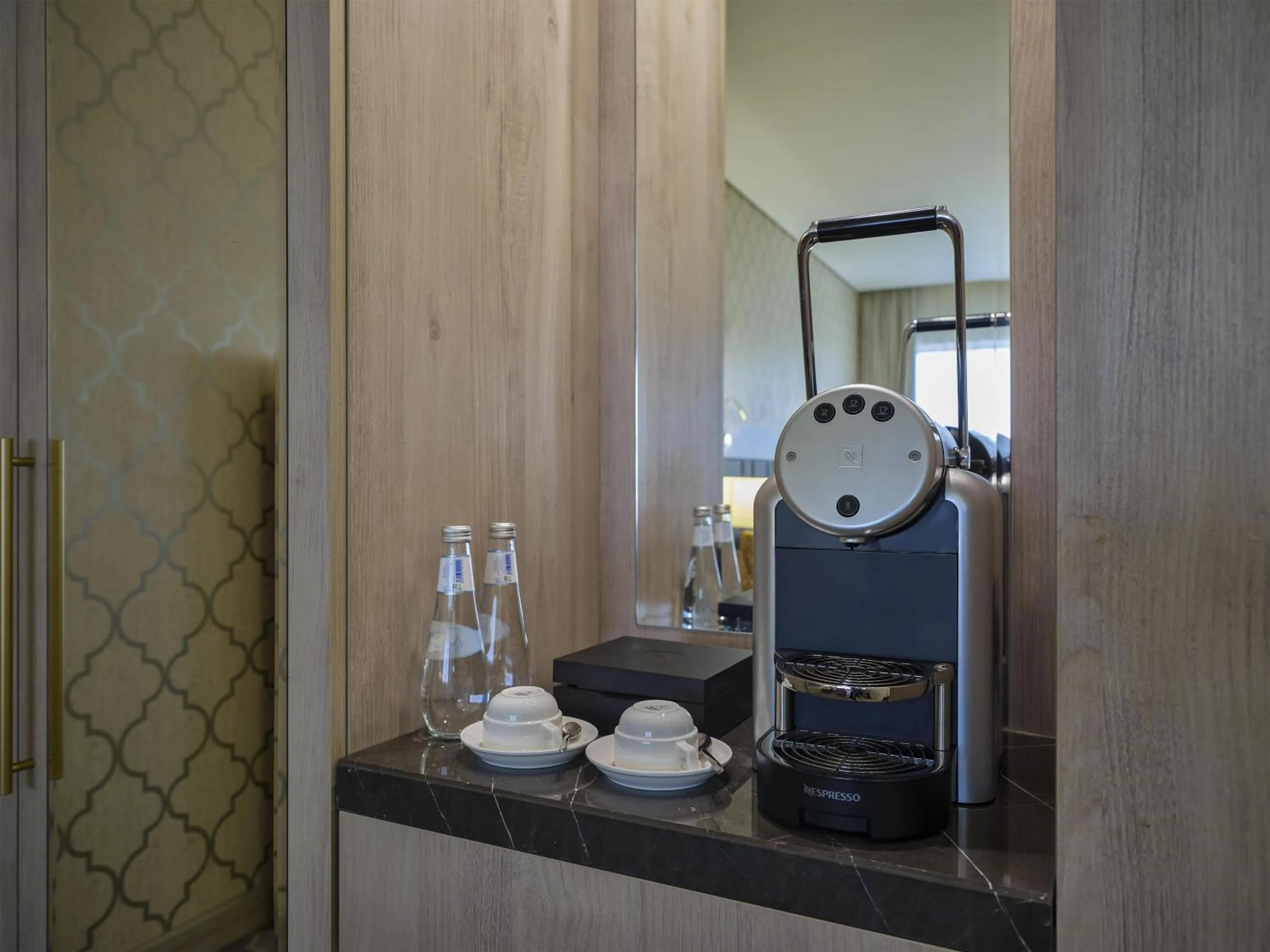 Photo of the whole room in DoubleTree by Hilton Makkah Aziziyah