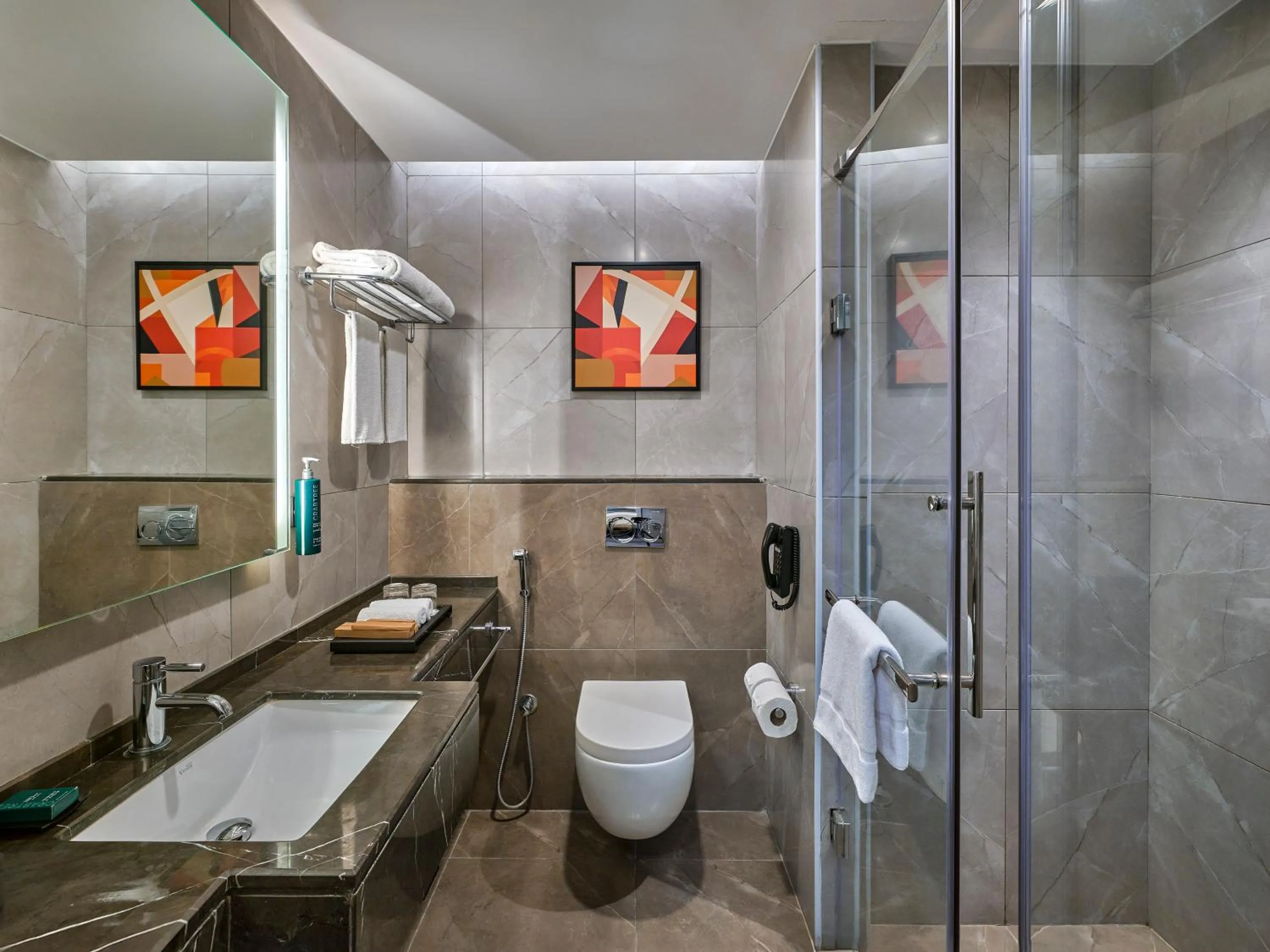 Toilet in DoubleTree by Hilton Makkah Aziziyah