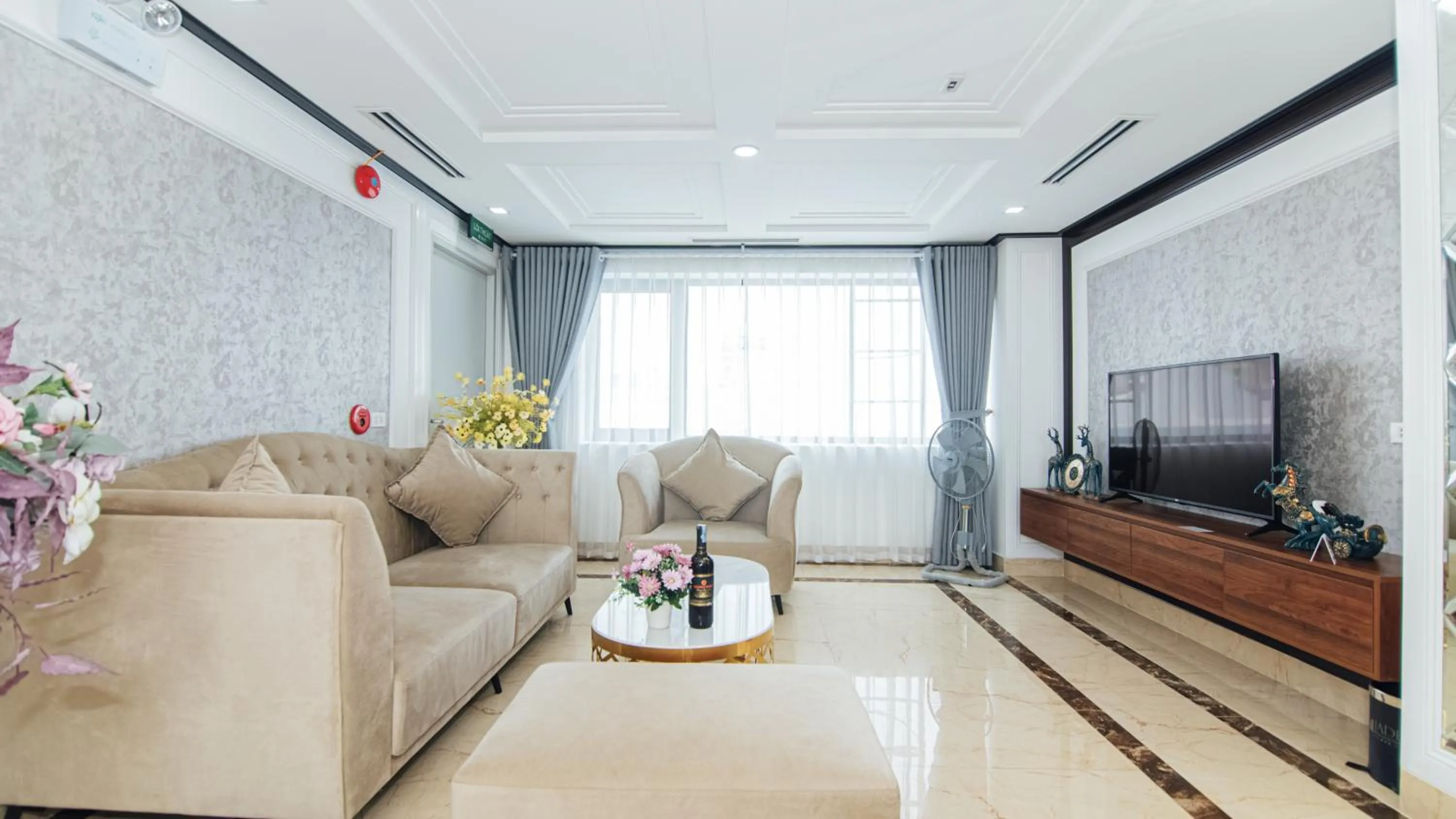 Living room in Jade Ha Long Hotel