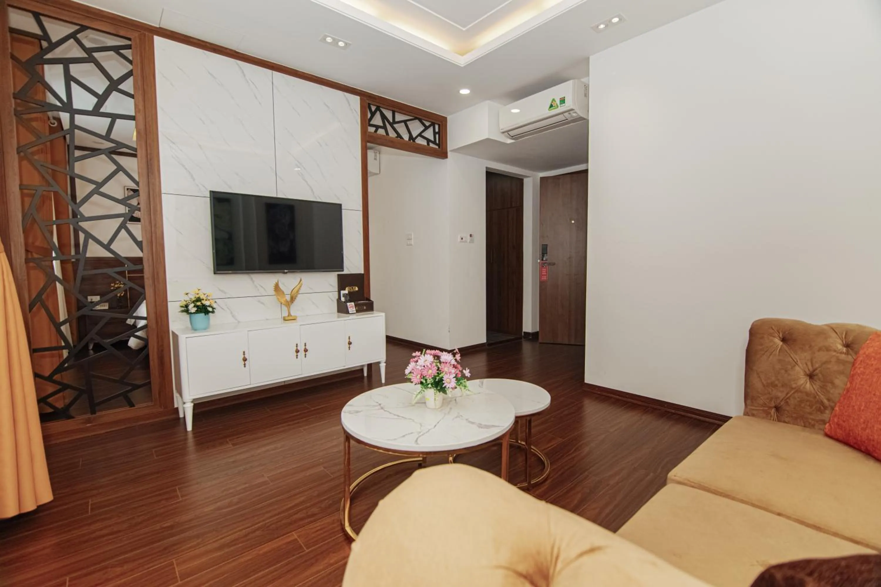 Living room in Jade Ha Long Hotel