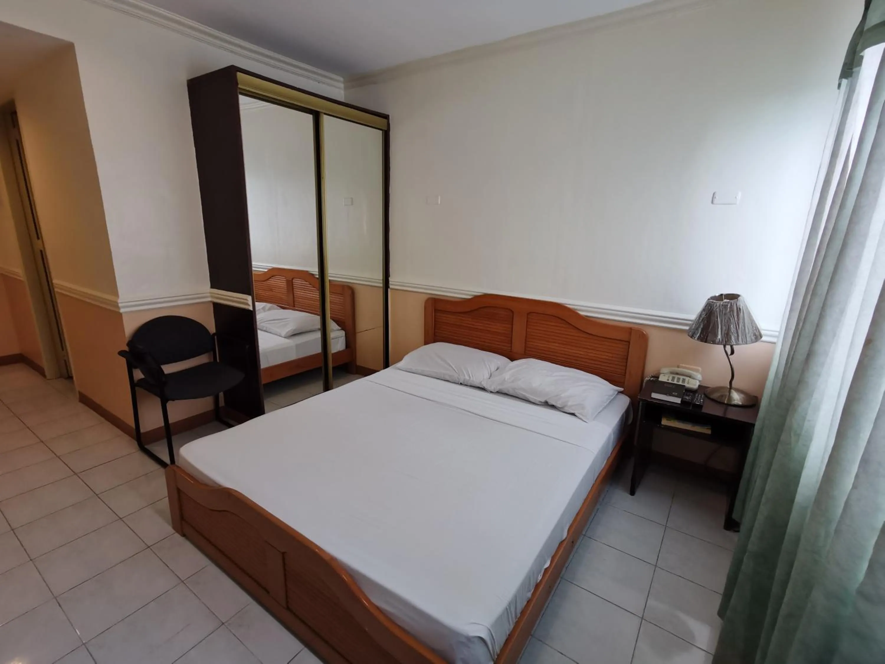 Bed in Metro Park Hotel - Cebu City