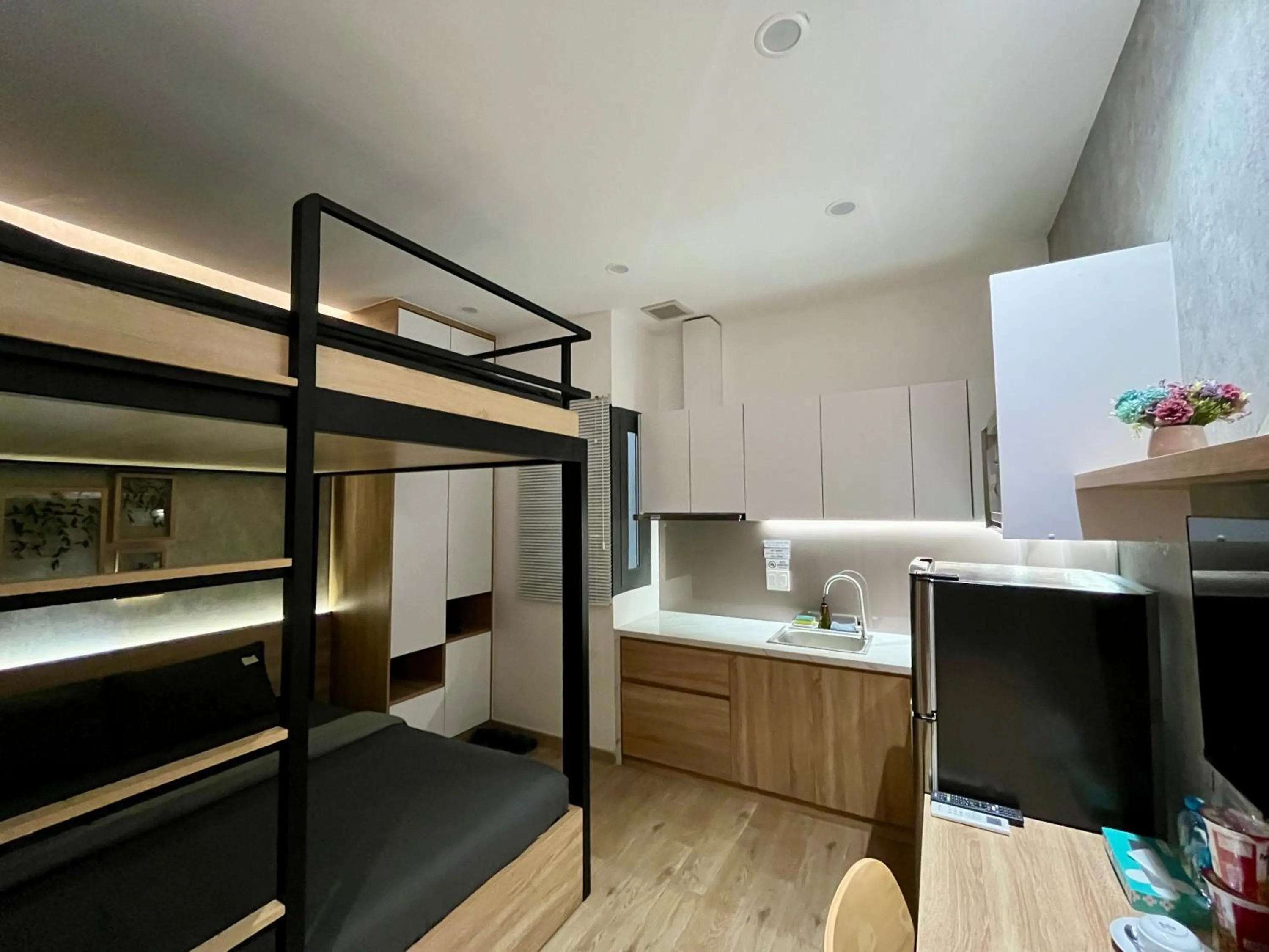 Photo of the whole room, Bed in PANDORA HOUSE