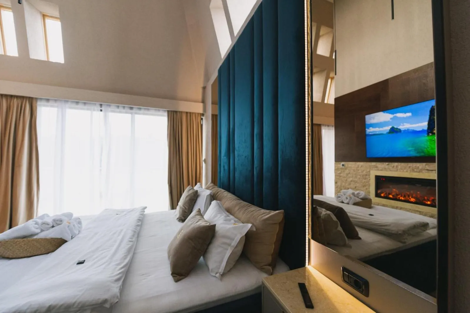 Bed in Elexus Apartments Poiana Brasov