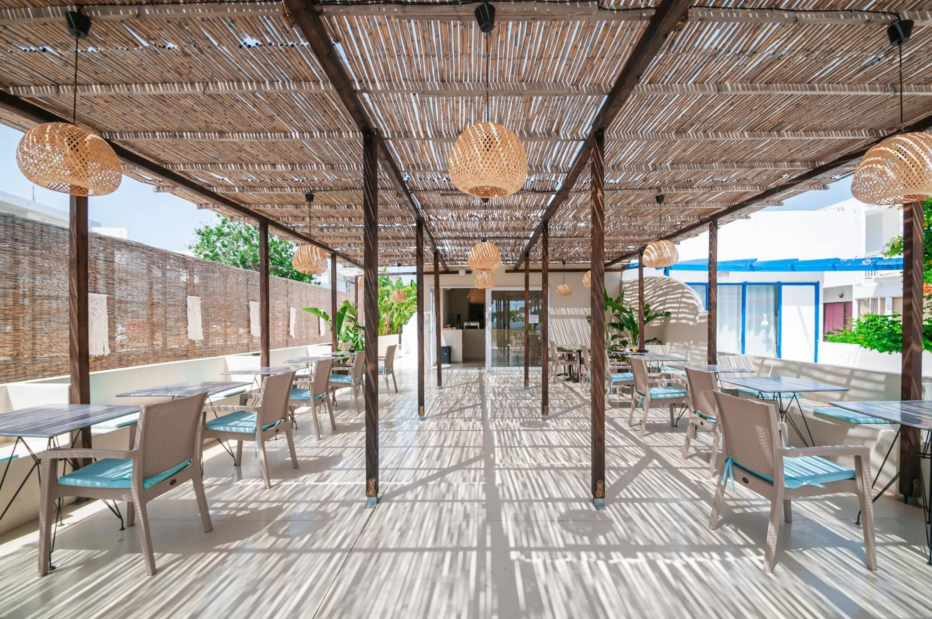 Atma Beach Rooms & Suites