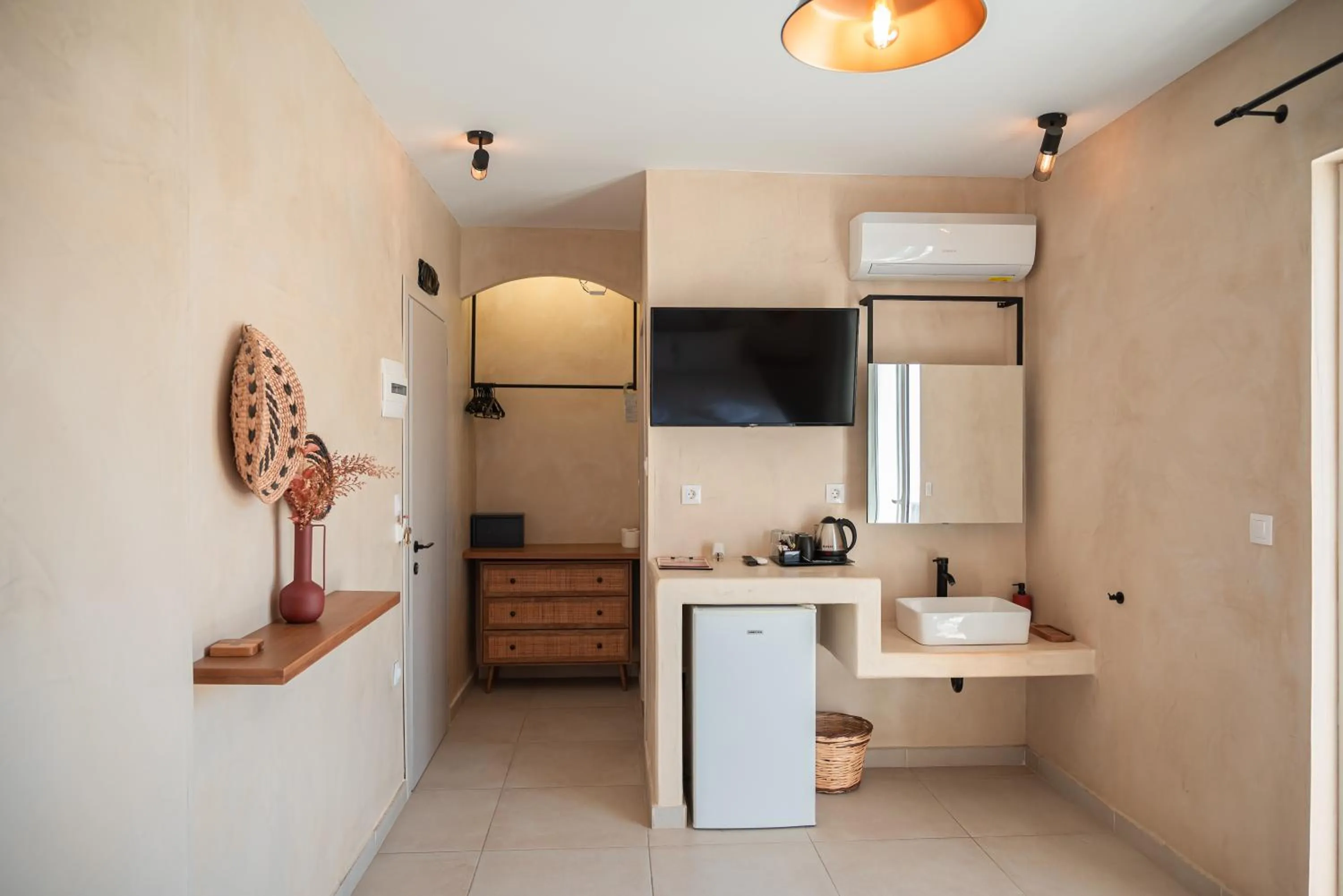 Atma Beach Rooms & Suites