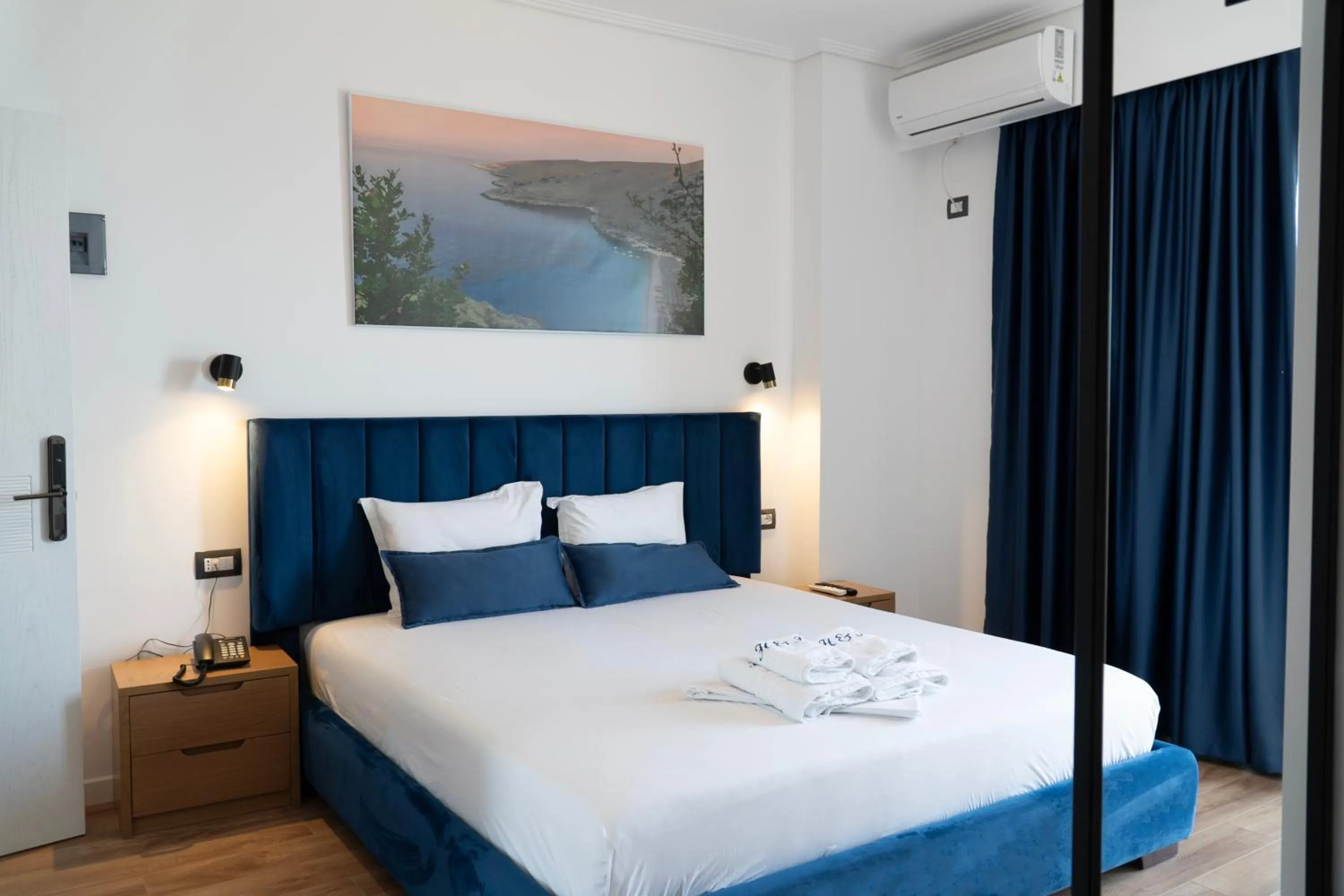 Bed in Hilltop Heaven Hotel