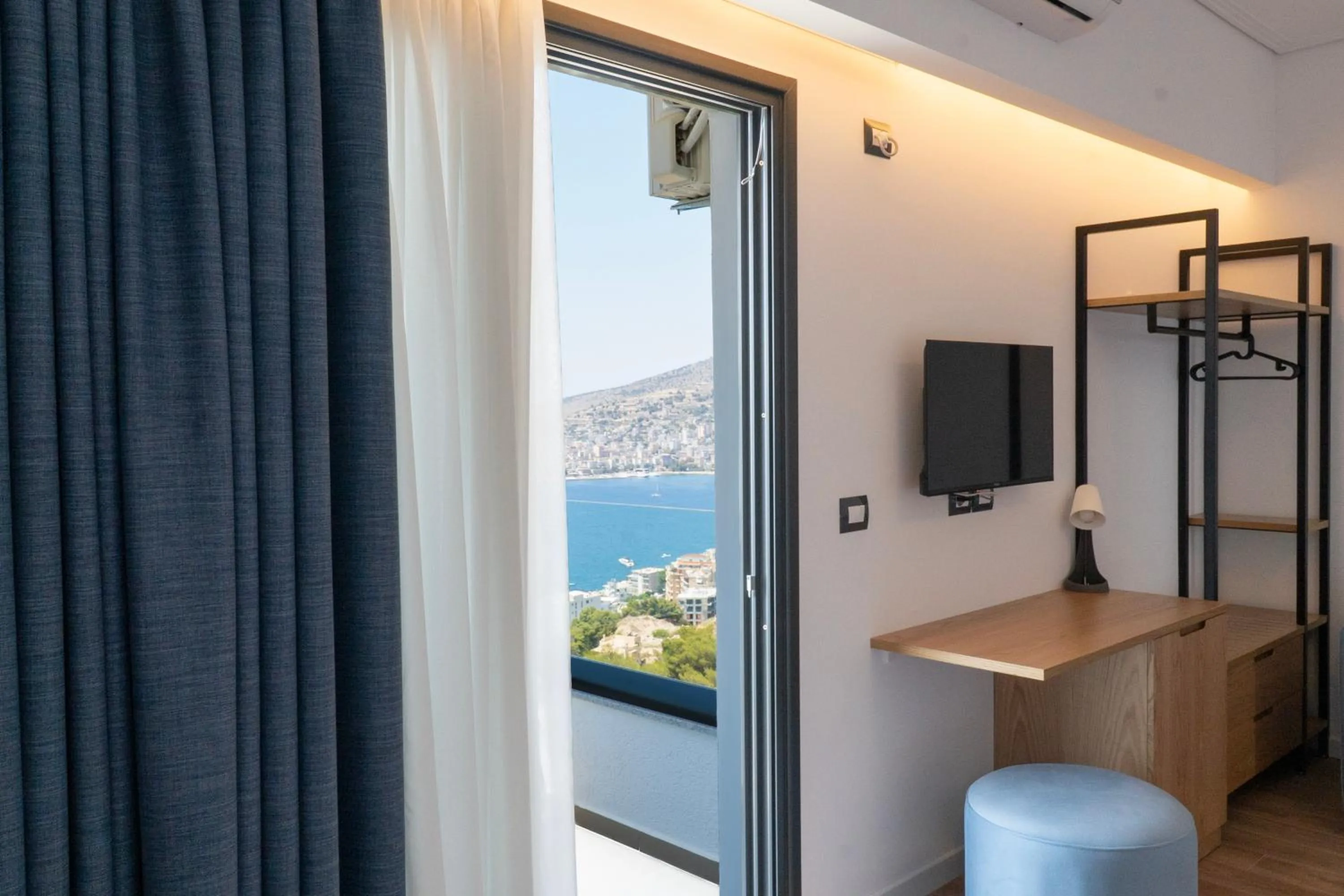 Bed in Hilltop Heaven Hotel