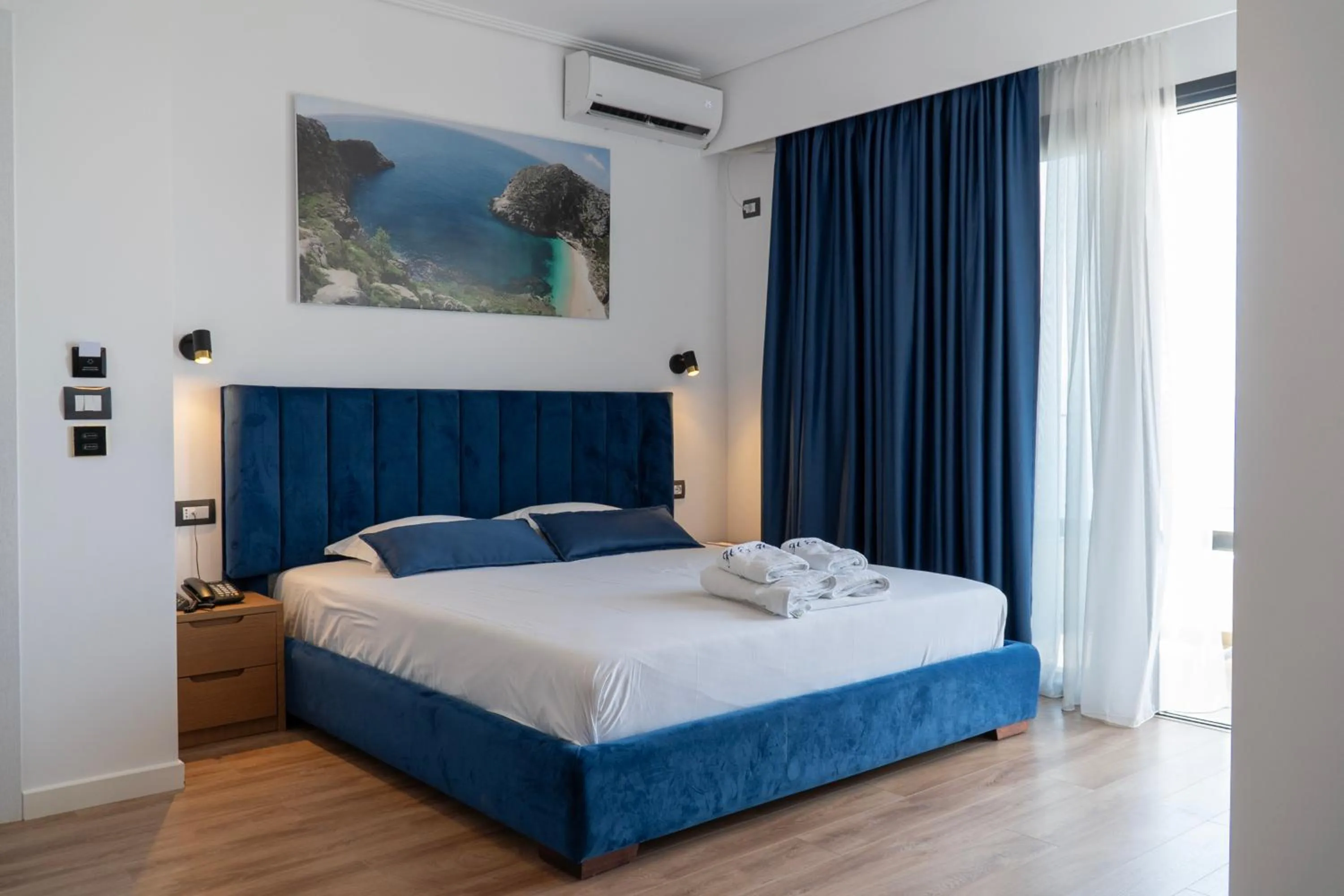 Bed in Hilltop Heaven Hotel