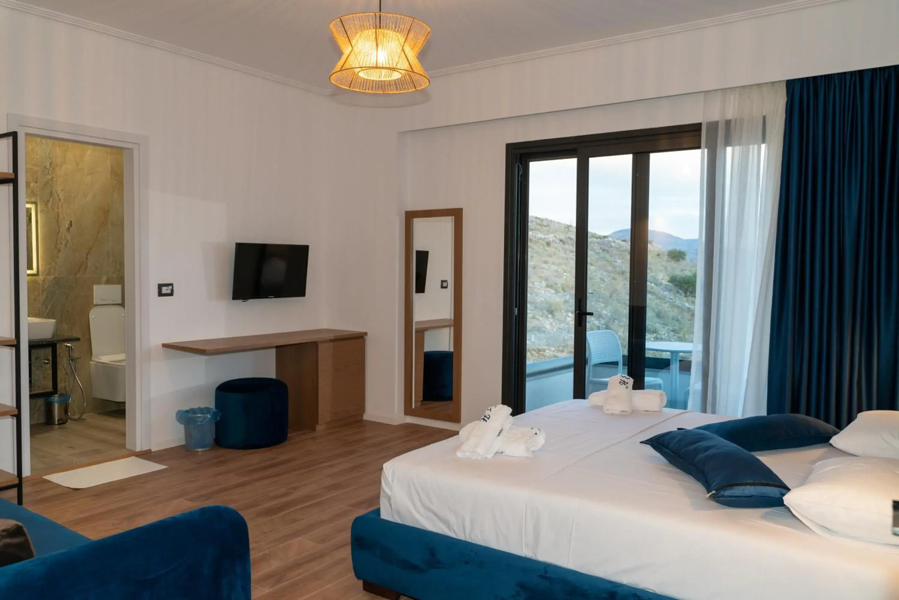 Quadruple Room with Balcony in Hilltop Heaven Hotel Quadruple Room with Balcony in Hilltop Heaven Hotel