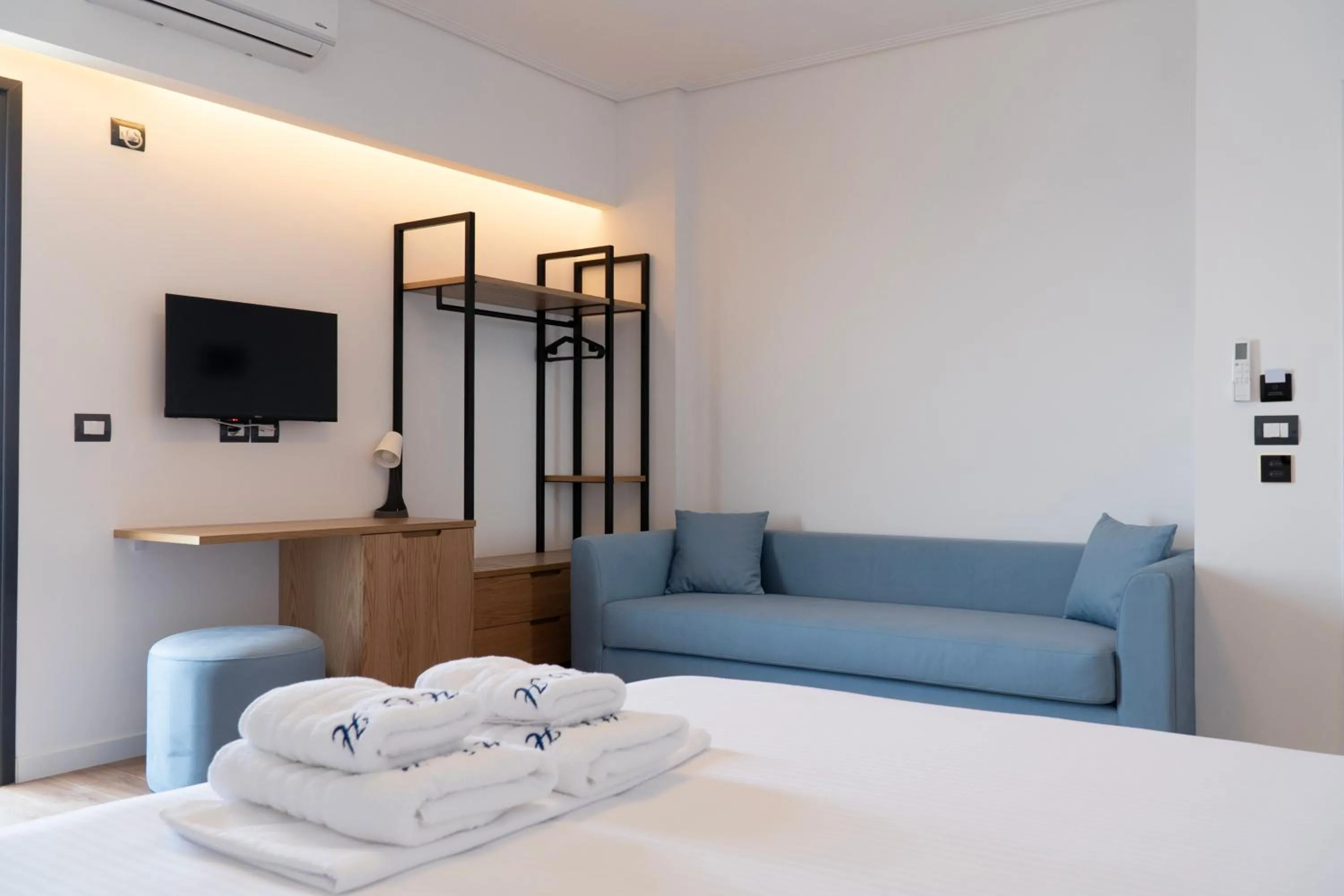 Bed in Hilltop Heaven Hotel