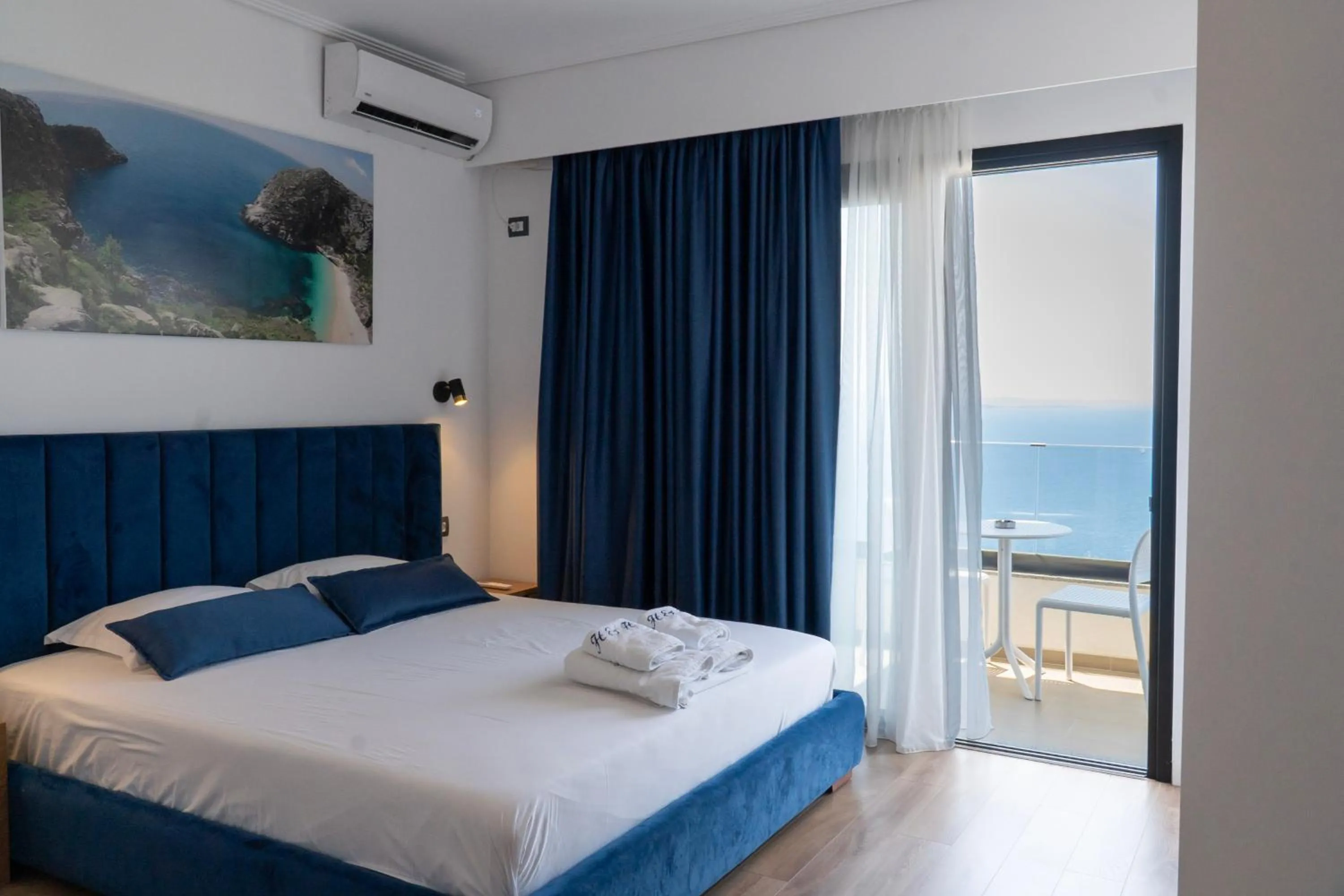 Bed in Hilltop Heaven Hotel