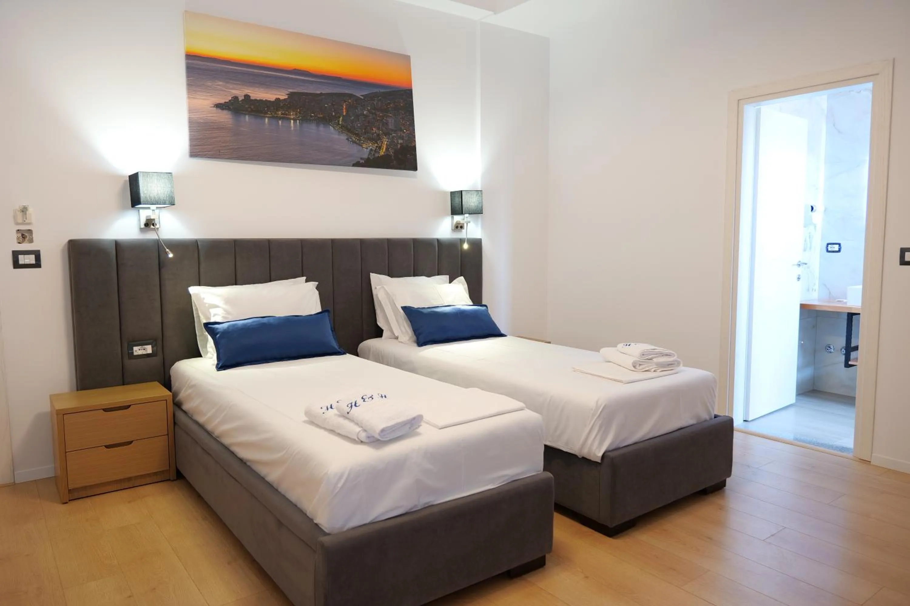 Bedroom, Bed in Hilltop Heaven Hotel