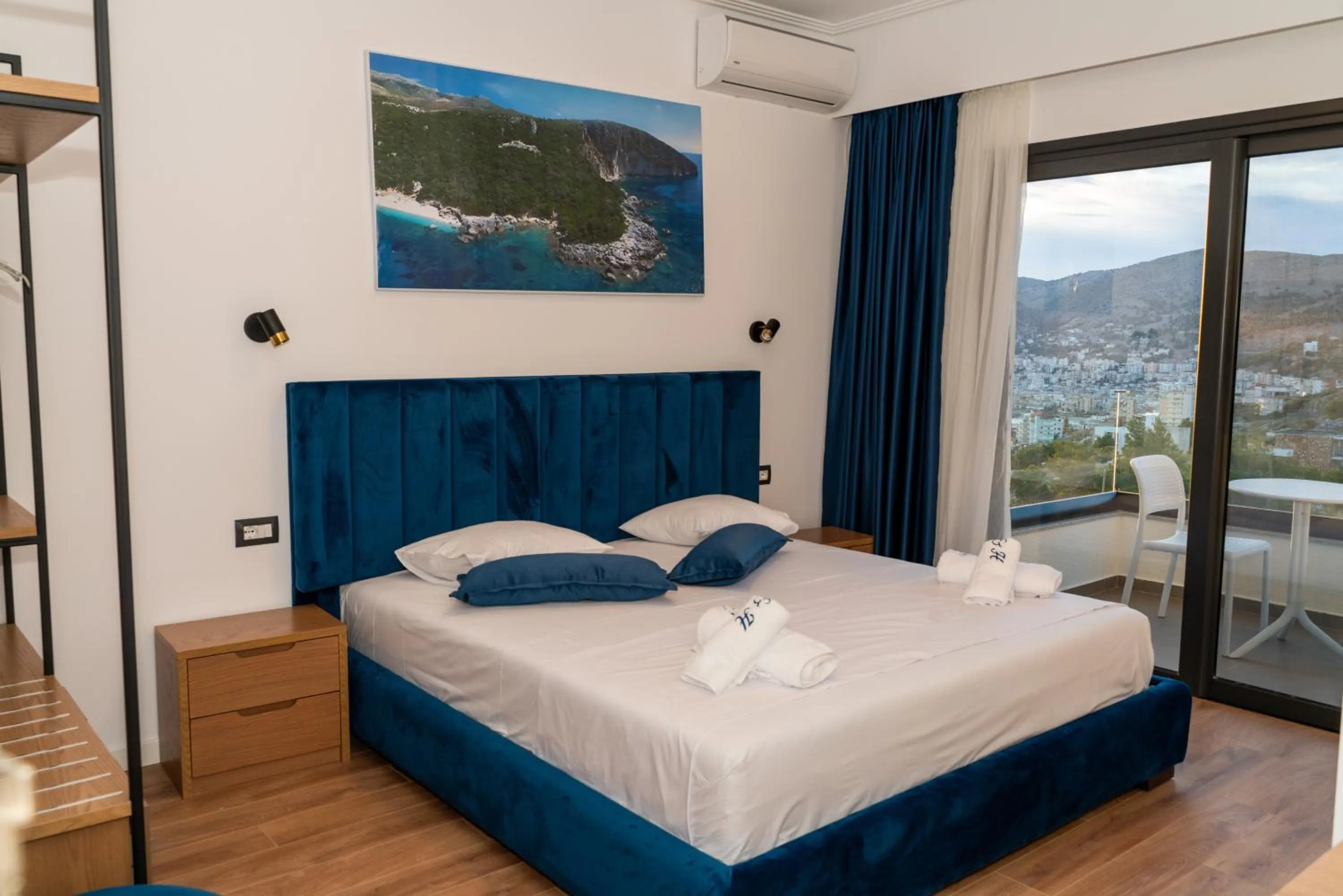 Bed in Hilltop Heaven Hotel